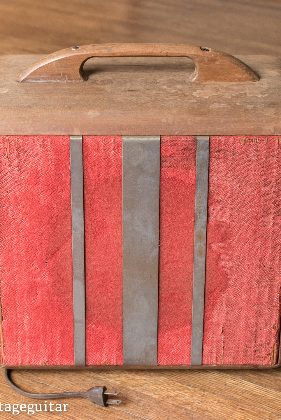 Vintage 1946 Fender Model 26 guitar amp, Red grill, Walnut cabinet