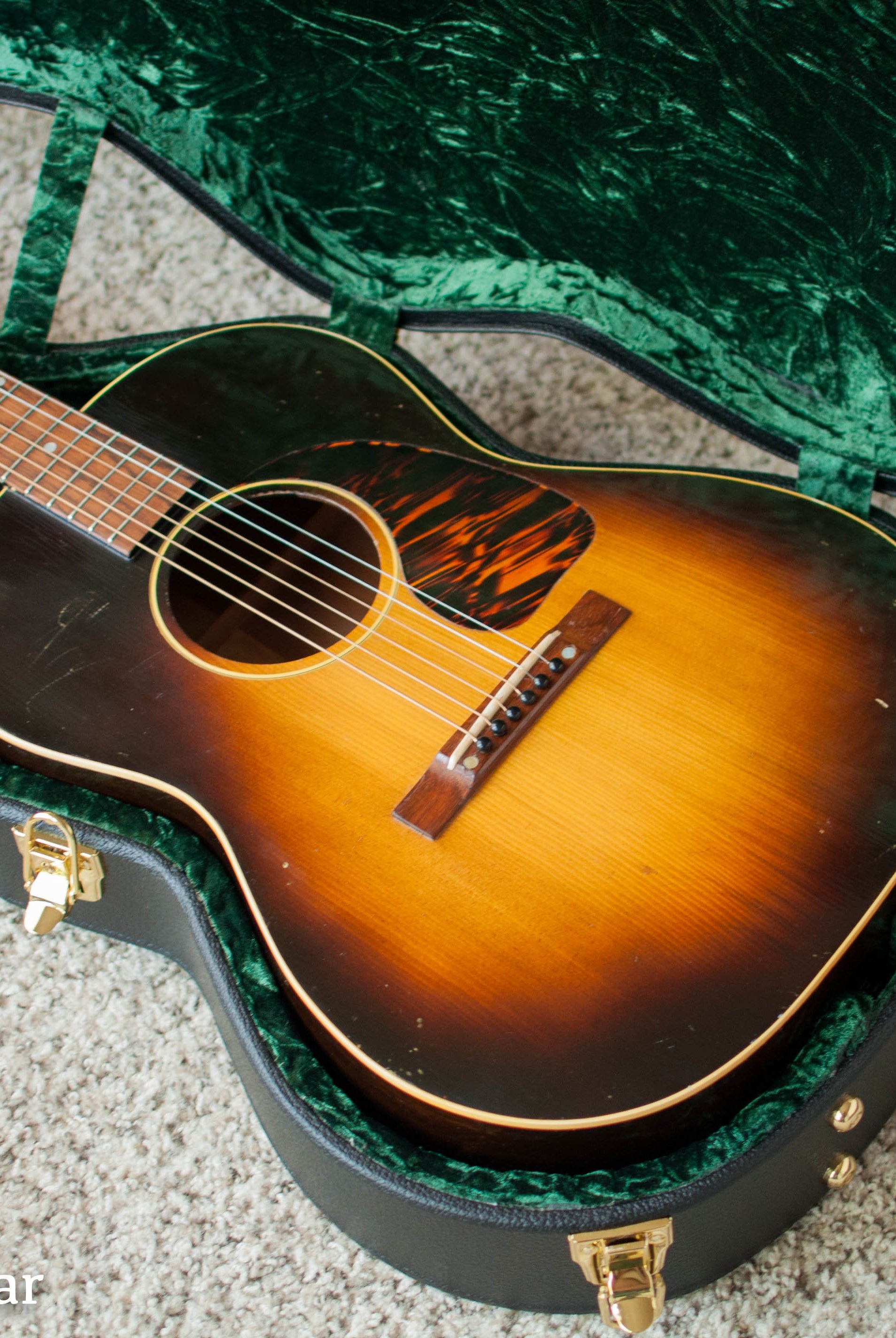The BEST hard shell case for Gibson LG-1, LG-2, LG-3, LG-0, & B-25!