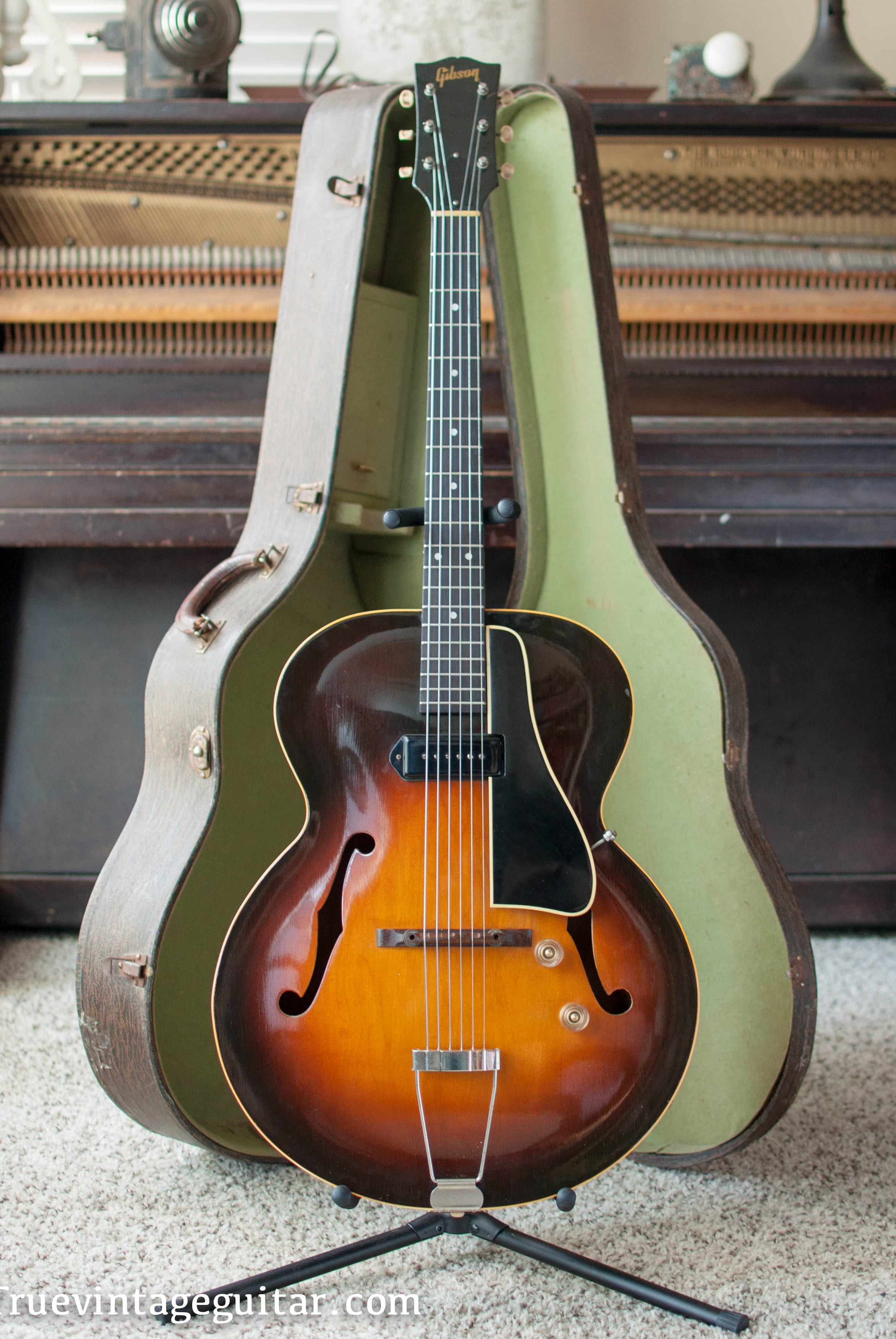 Vintage 1948 Gibson ES-150 archtop guitar