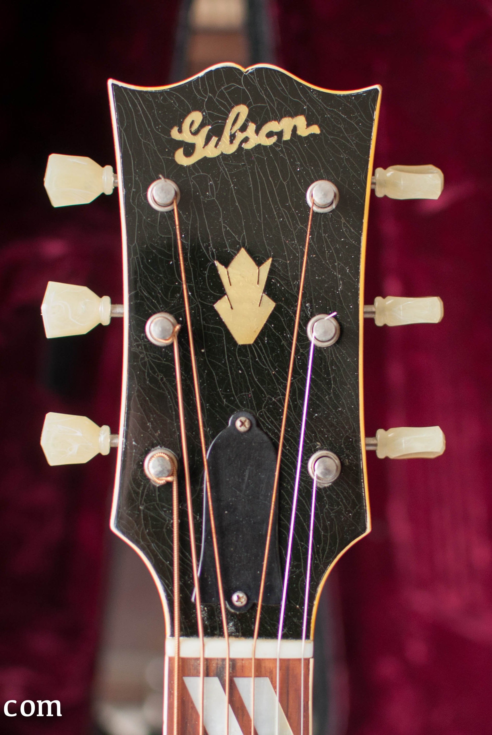 i buy vintage guitars and amplifiers