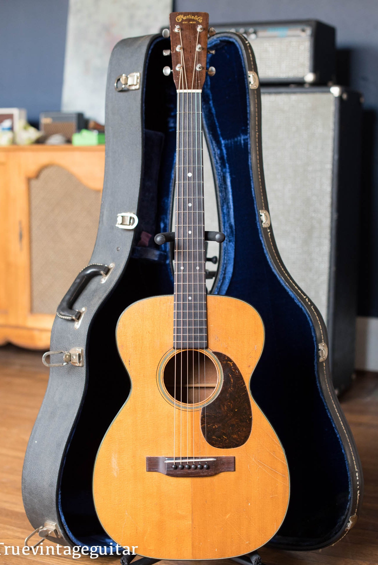 Vintage 1948 Martin 0-18 acoustic guitar