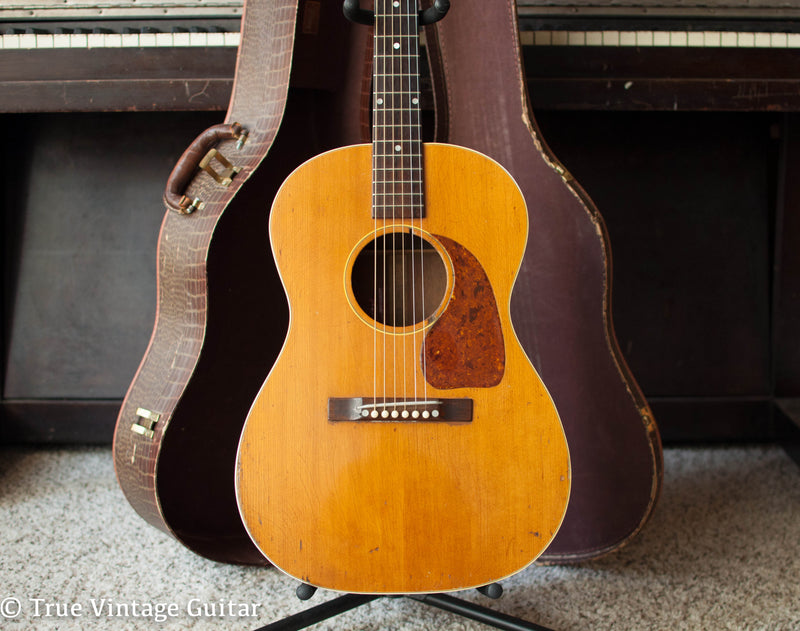 1952 Gibson LG-3 vintage acoustic guitar