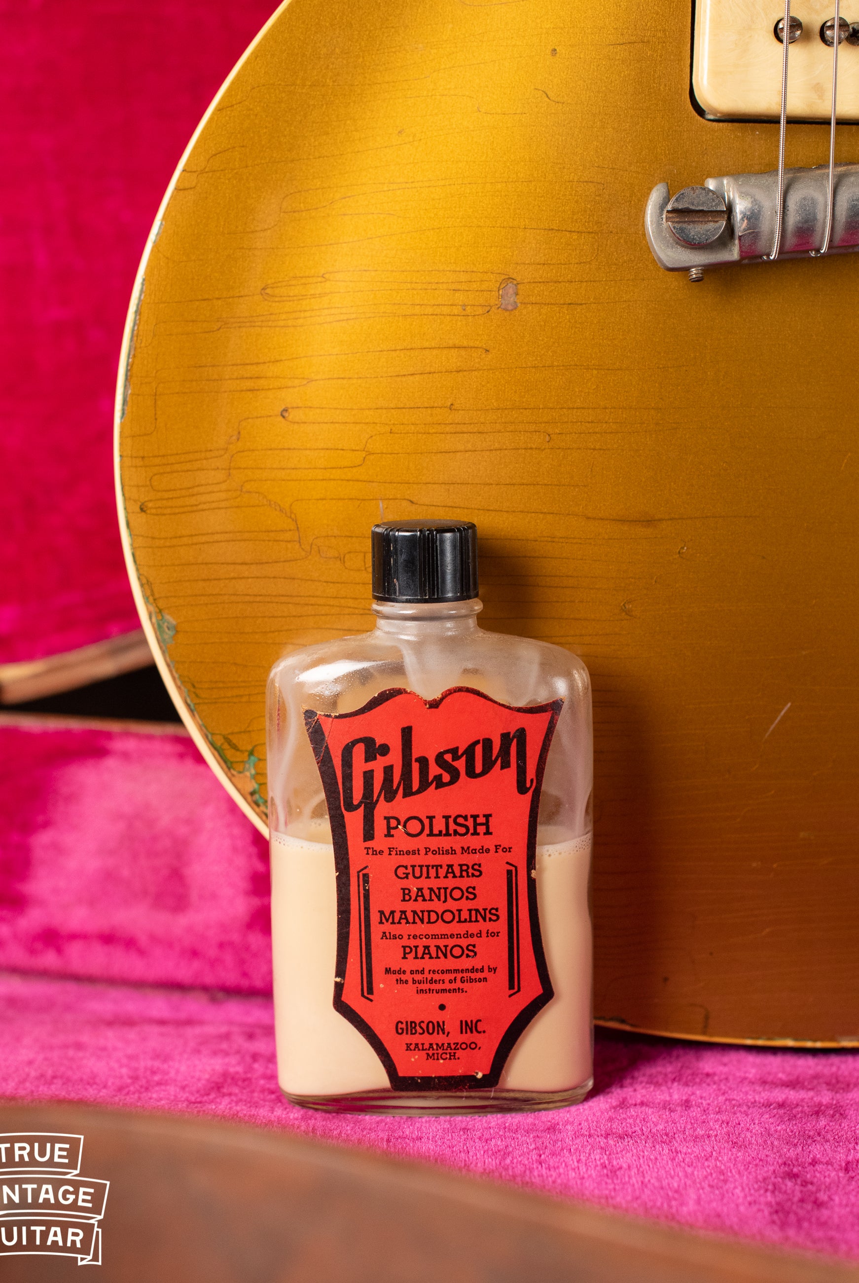 Inside a vintage 1954 Gibson Les Paul goldtop