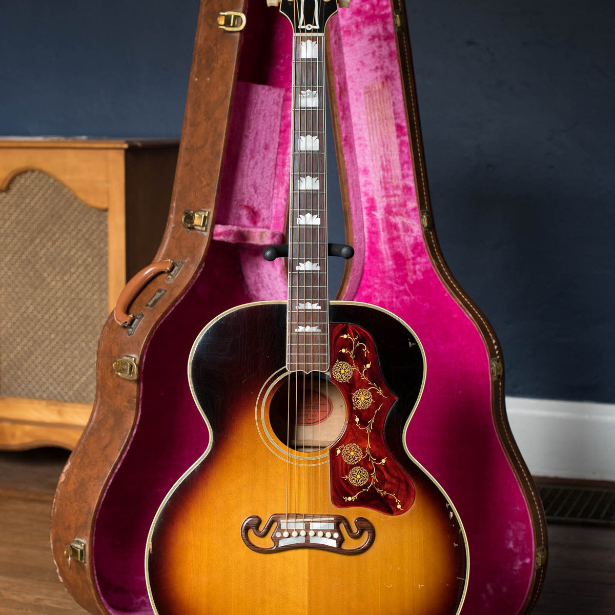 1958_Gibson_J-200_A27746-001. 
