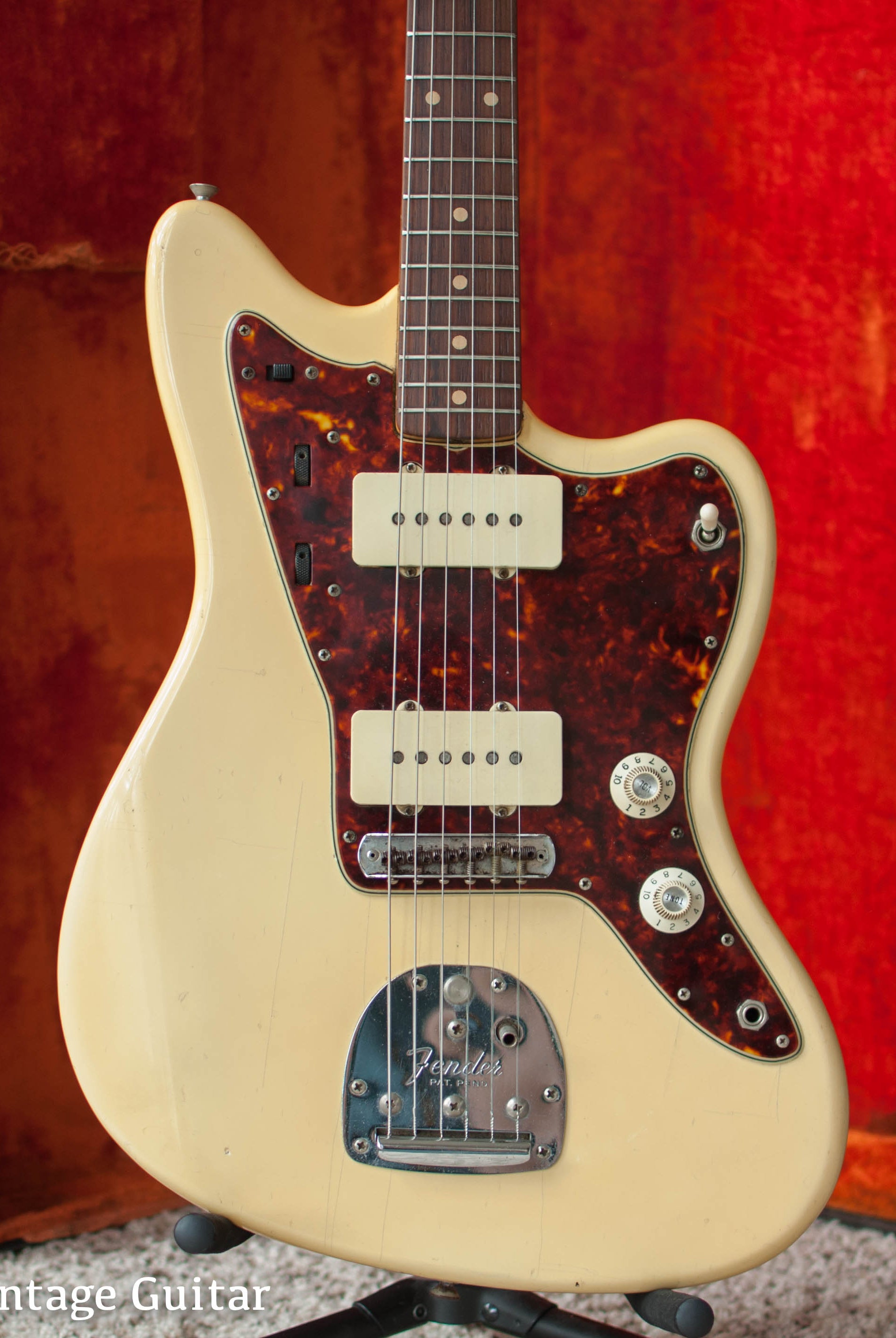 Vintage 1961 Fender Jazzmaster guitar white refinish