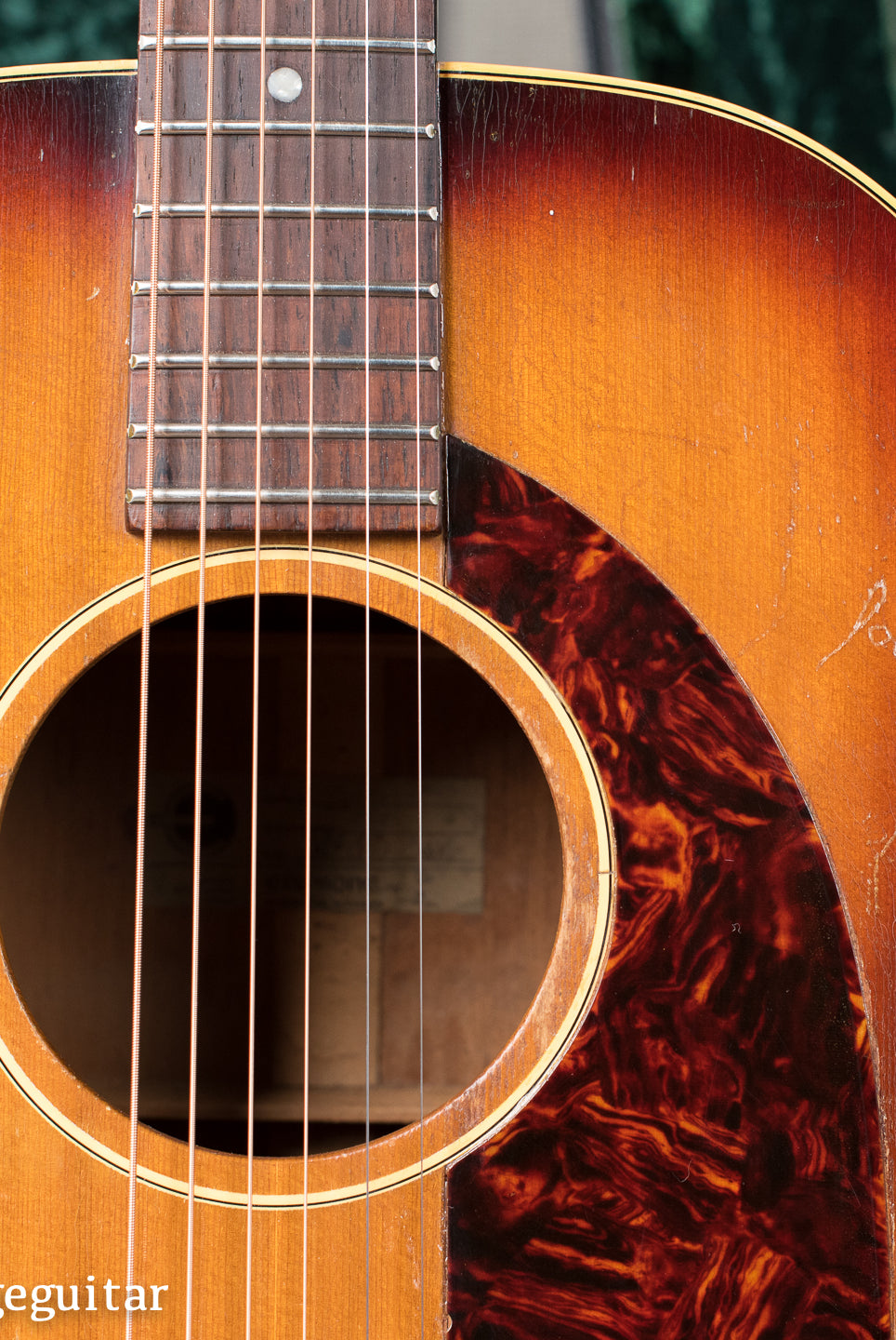 Songwriters on vintage Gibson guitars: Stephen Kellogg | 1961 Epiphone FT-45 Cortez