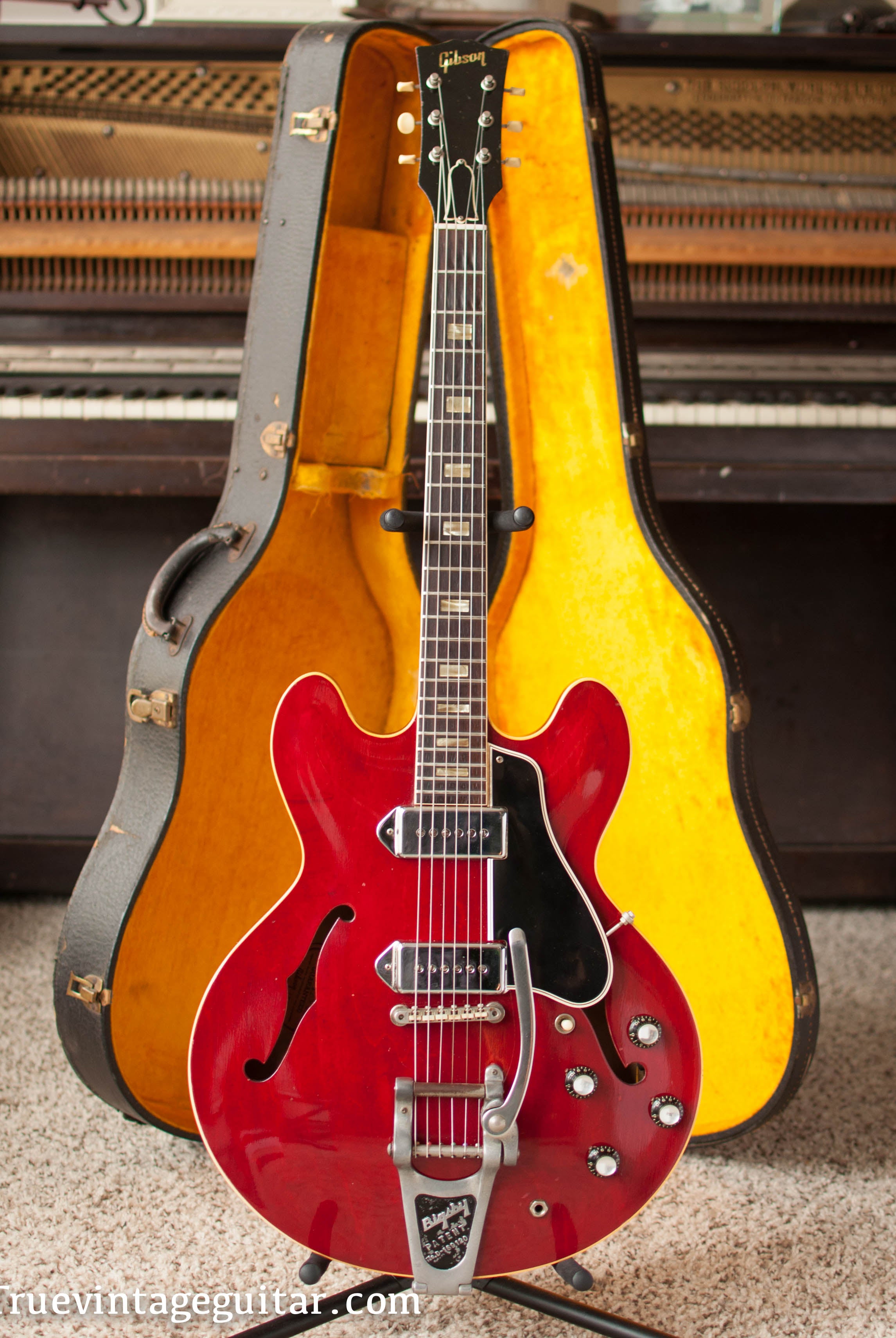 Vintage 1964 Gibson ES-330 red electric guitar