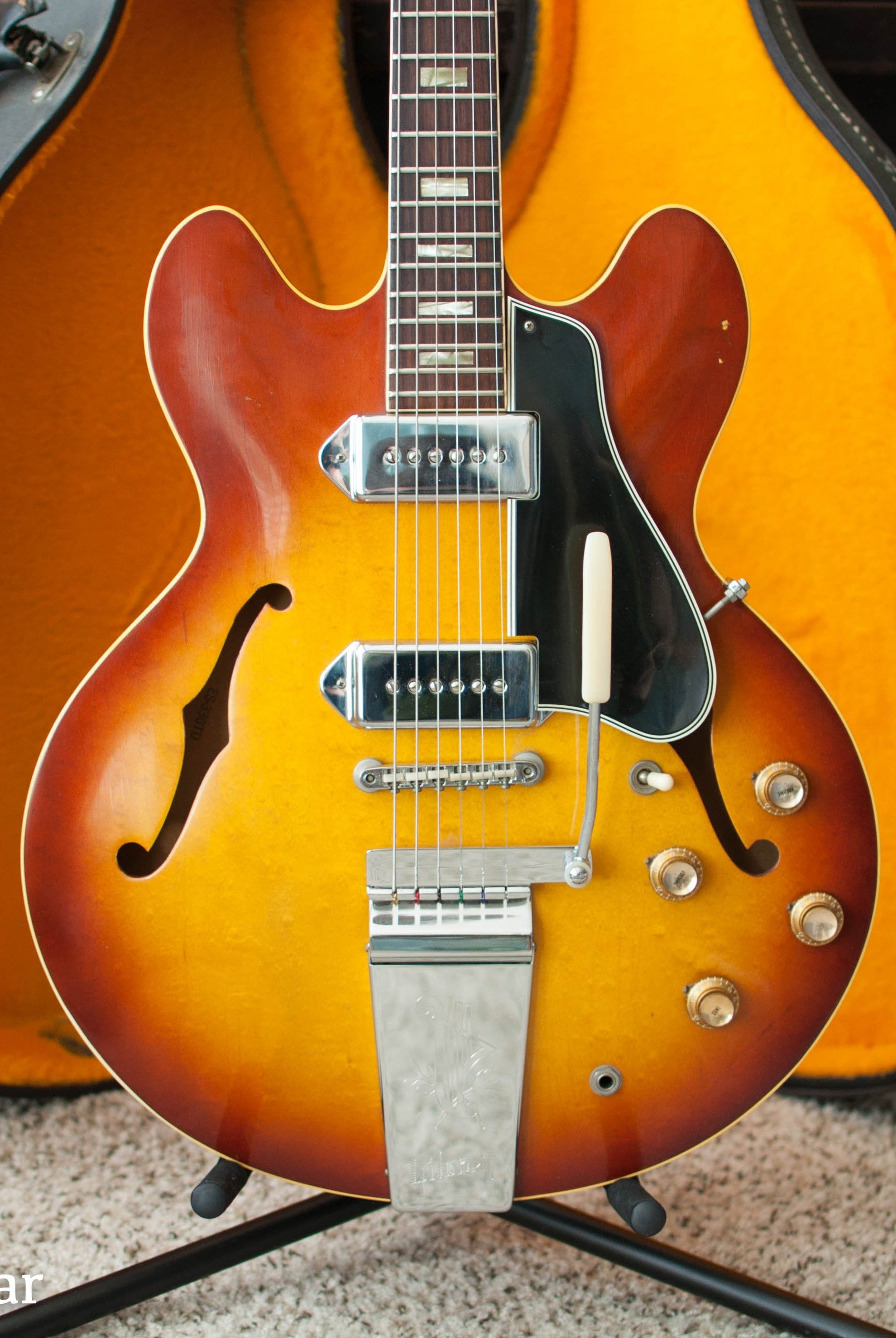 The Gibson ES-330