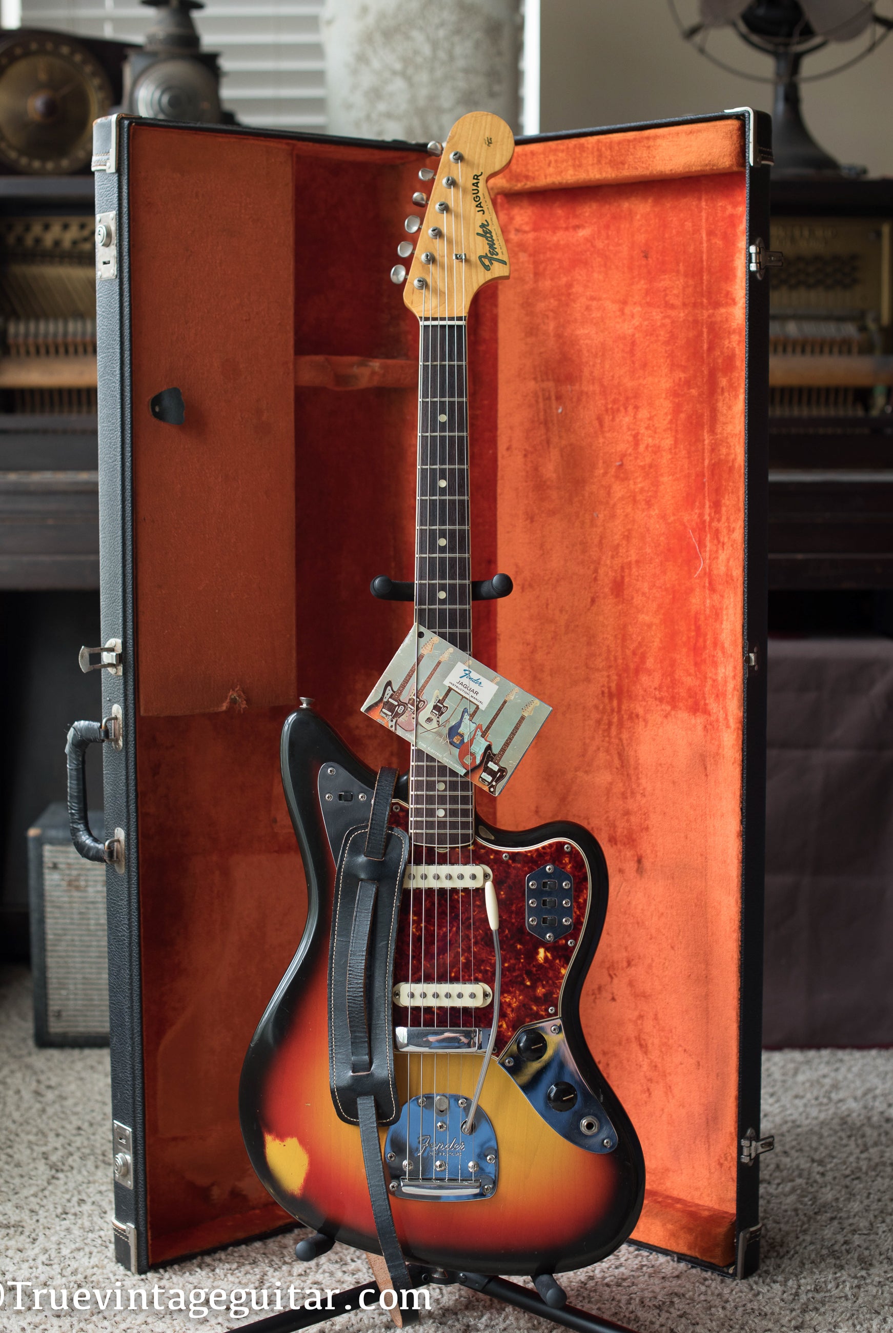 Fender Jaguar guitar vintage 1965