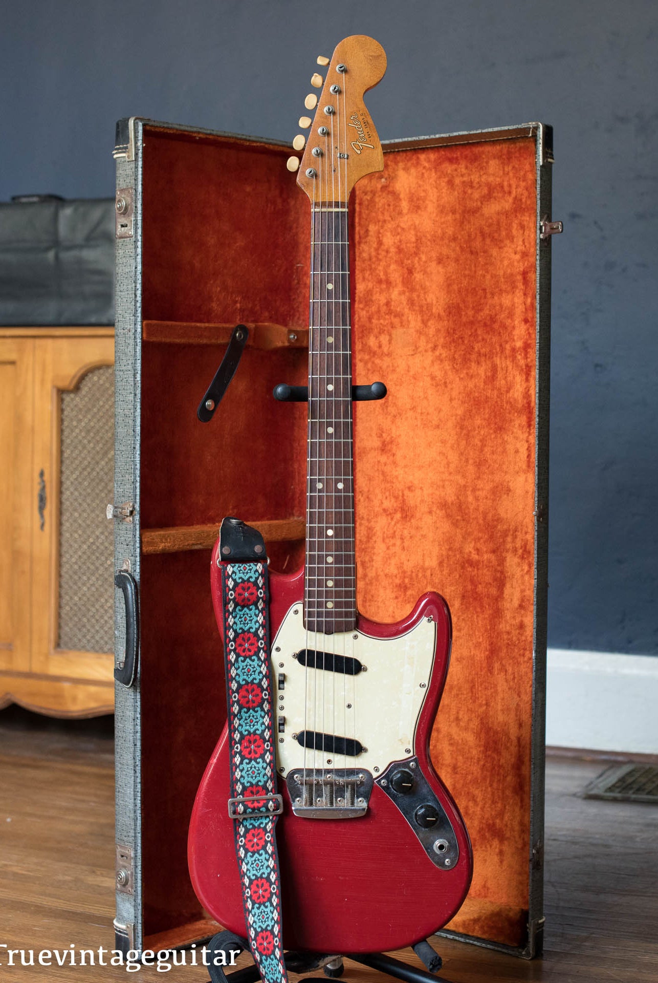 Vintage 1966 Fender Duo Sonic II Red electric guitar