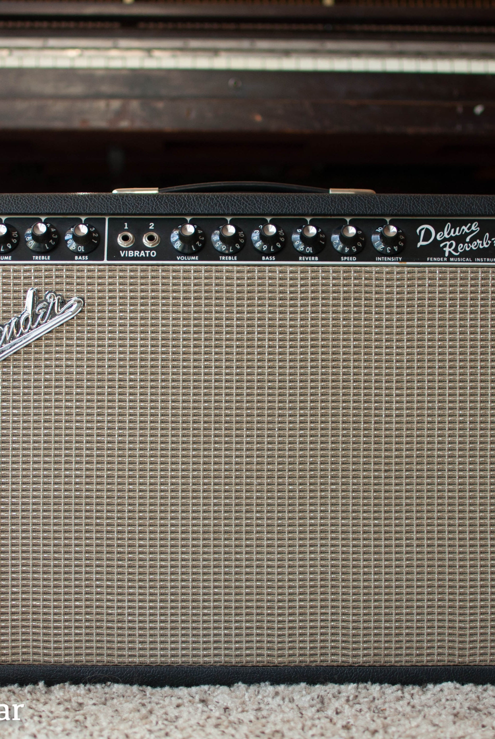 Vintage 1967 Fender Deluxe Reverb guitar amp black