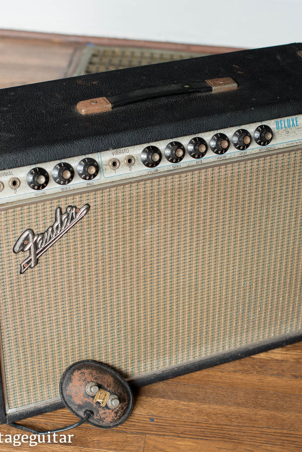 vintage 1969 Fender Deluxe Reverb guitar amp