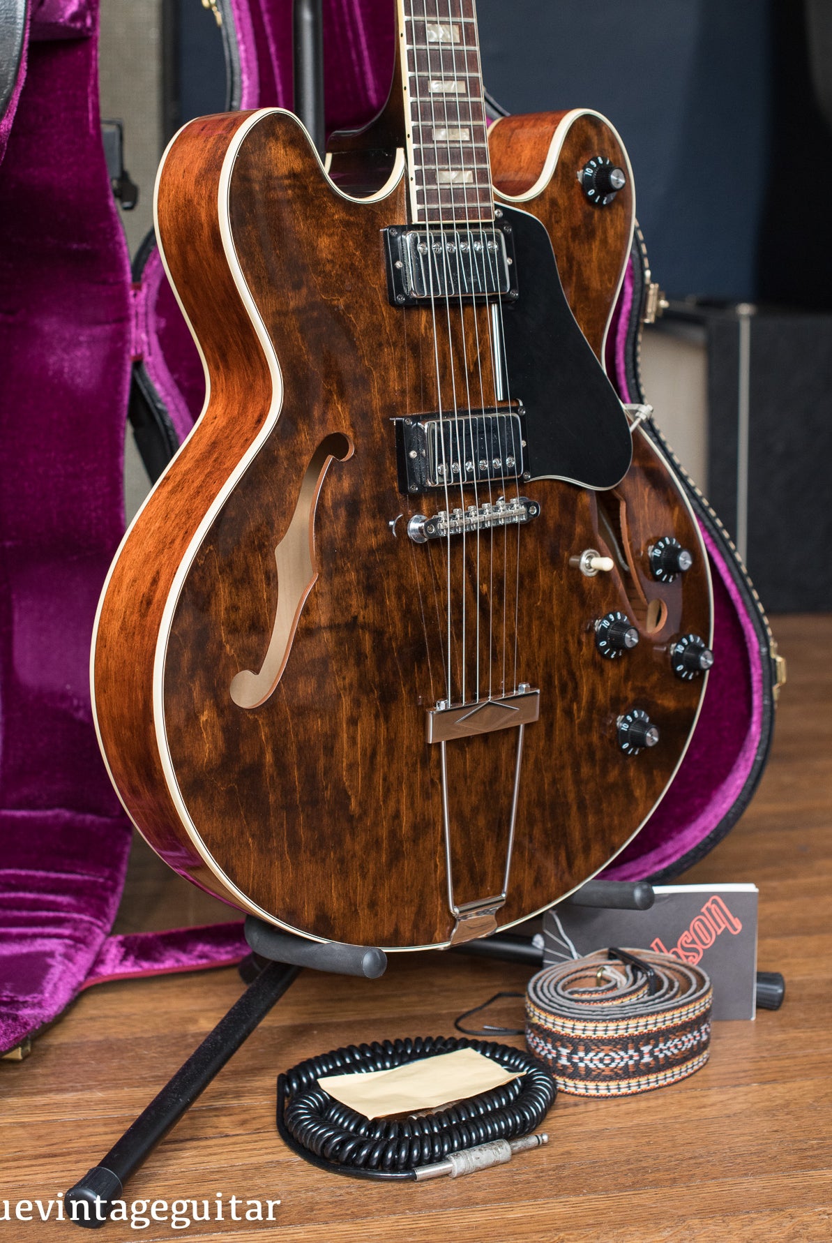 Vintage 1969 Gibson ES-150D walnut brown electric guitar