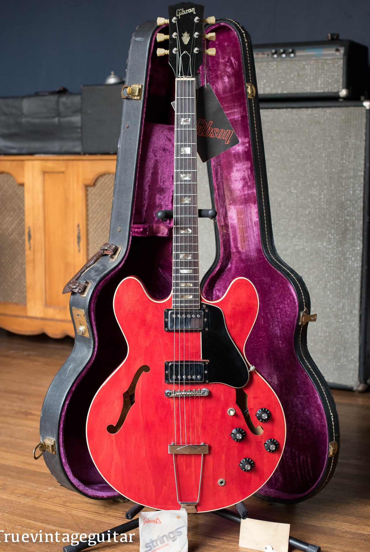 Vintage 1974 Gibson ES-335 Cherry Red electric guitar