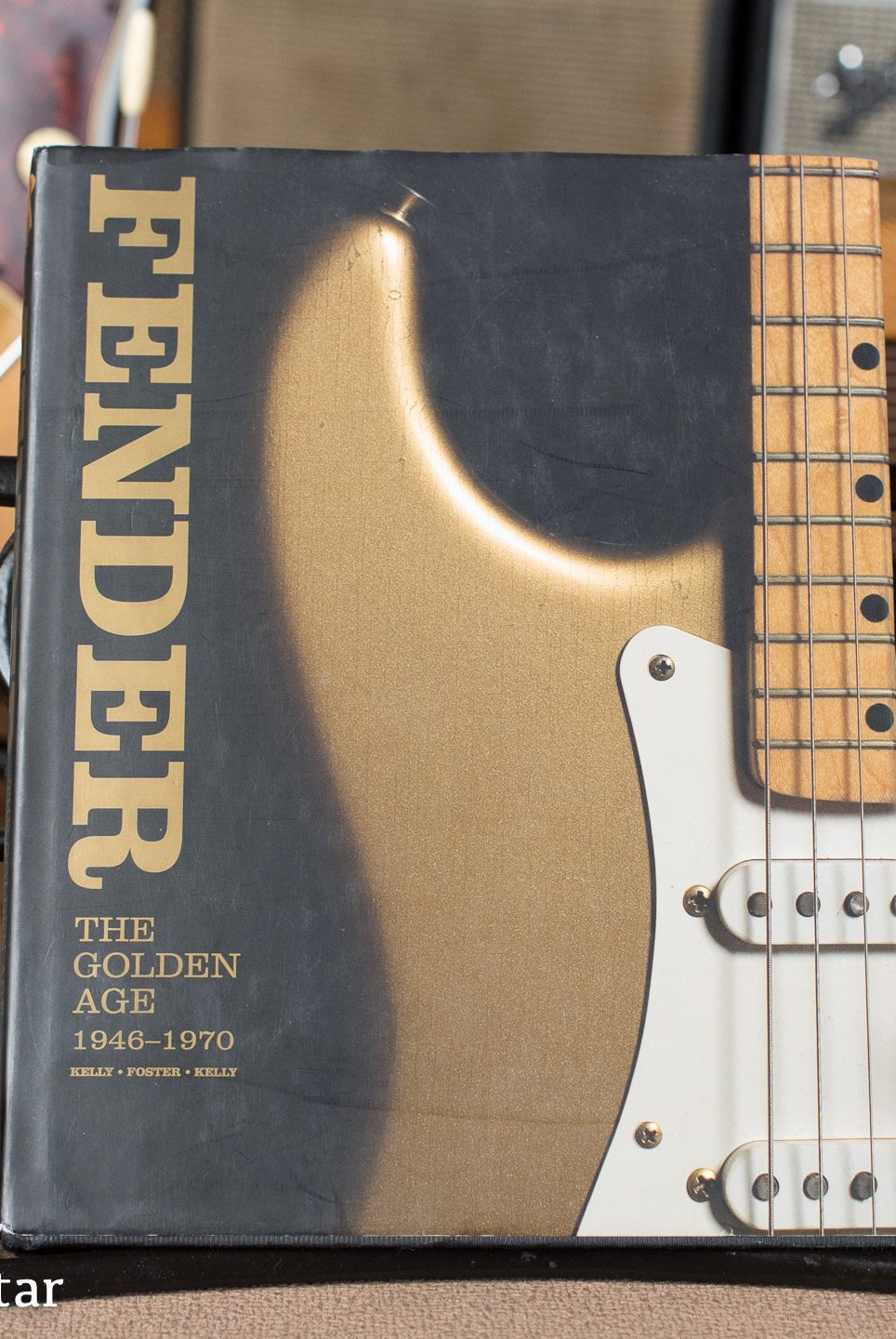 Vintage Guitar Library: Vintage Fender Book