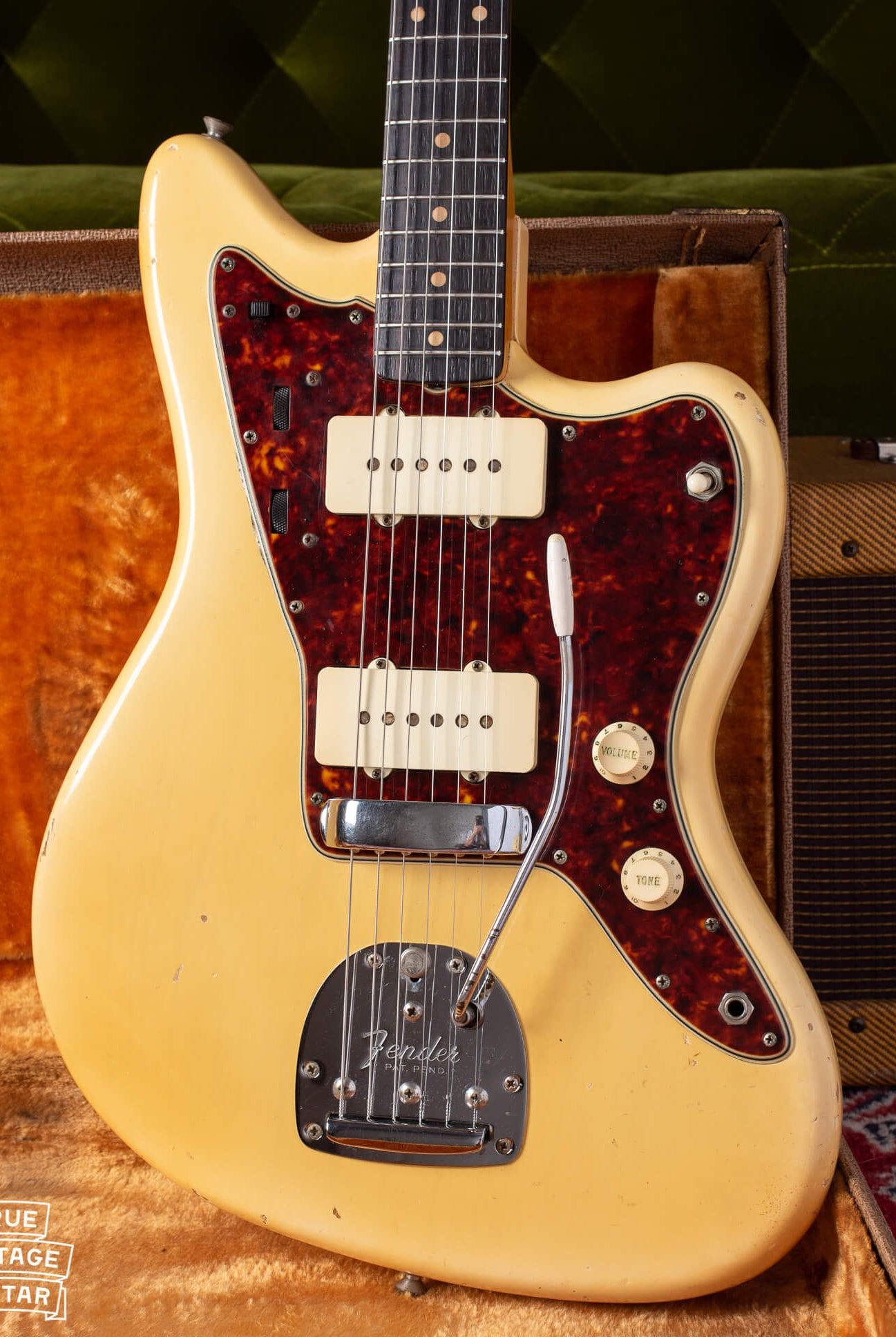 Fender Jazzmaster 1961 in Blond white cream finish with red pickguard