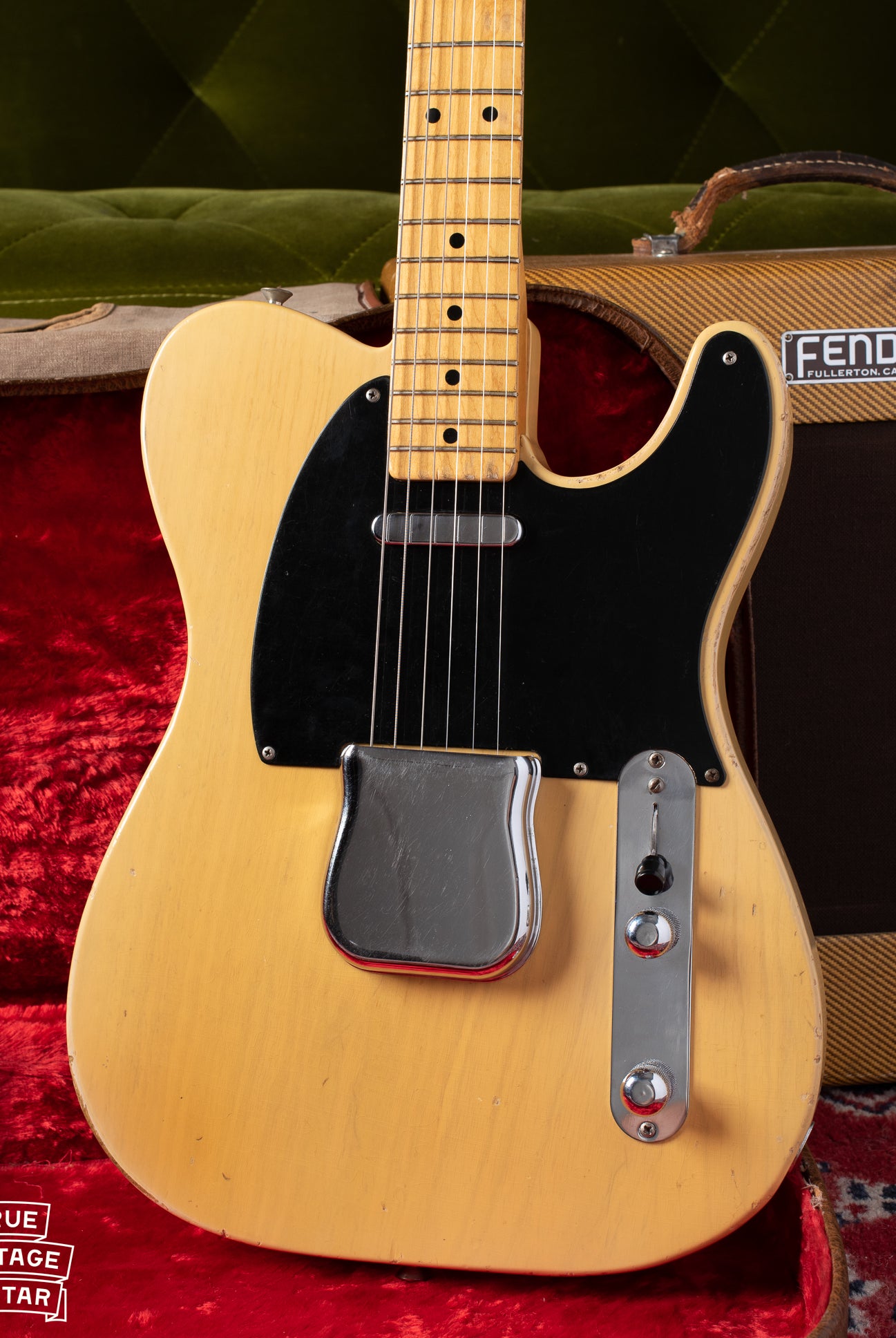 Fender Telecaster 1953 guitar with black pickguard