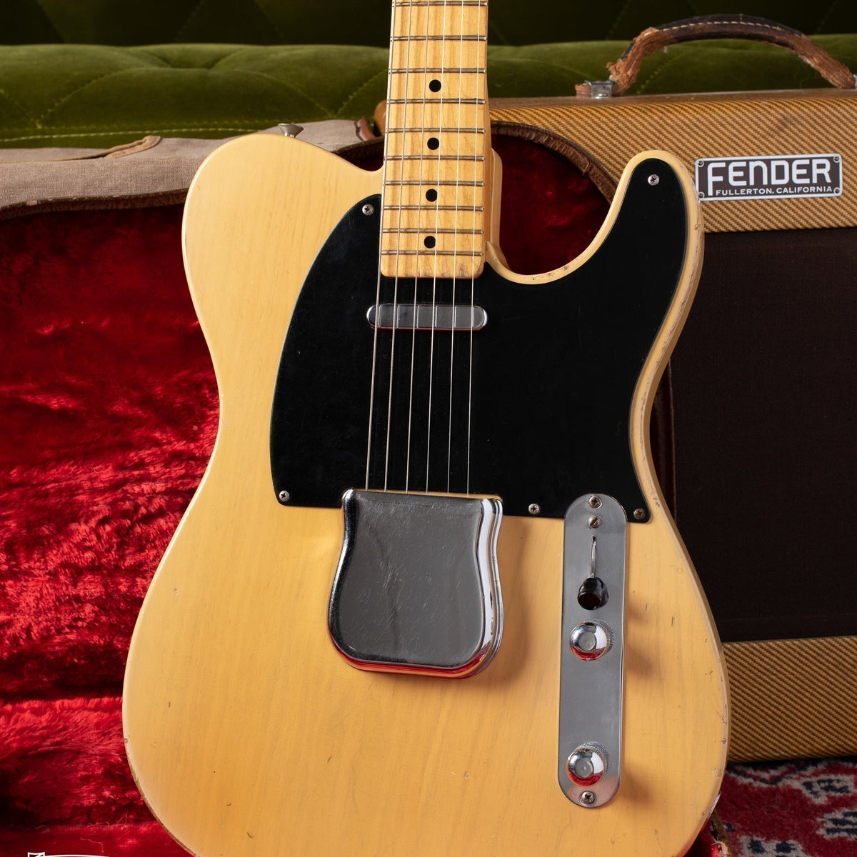 Fender Telecaster 1953 guitar with black pickguard