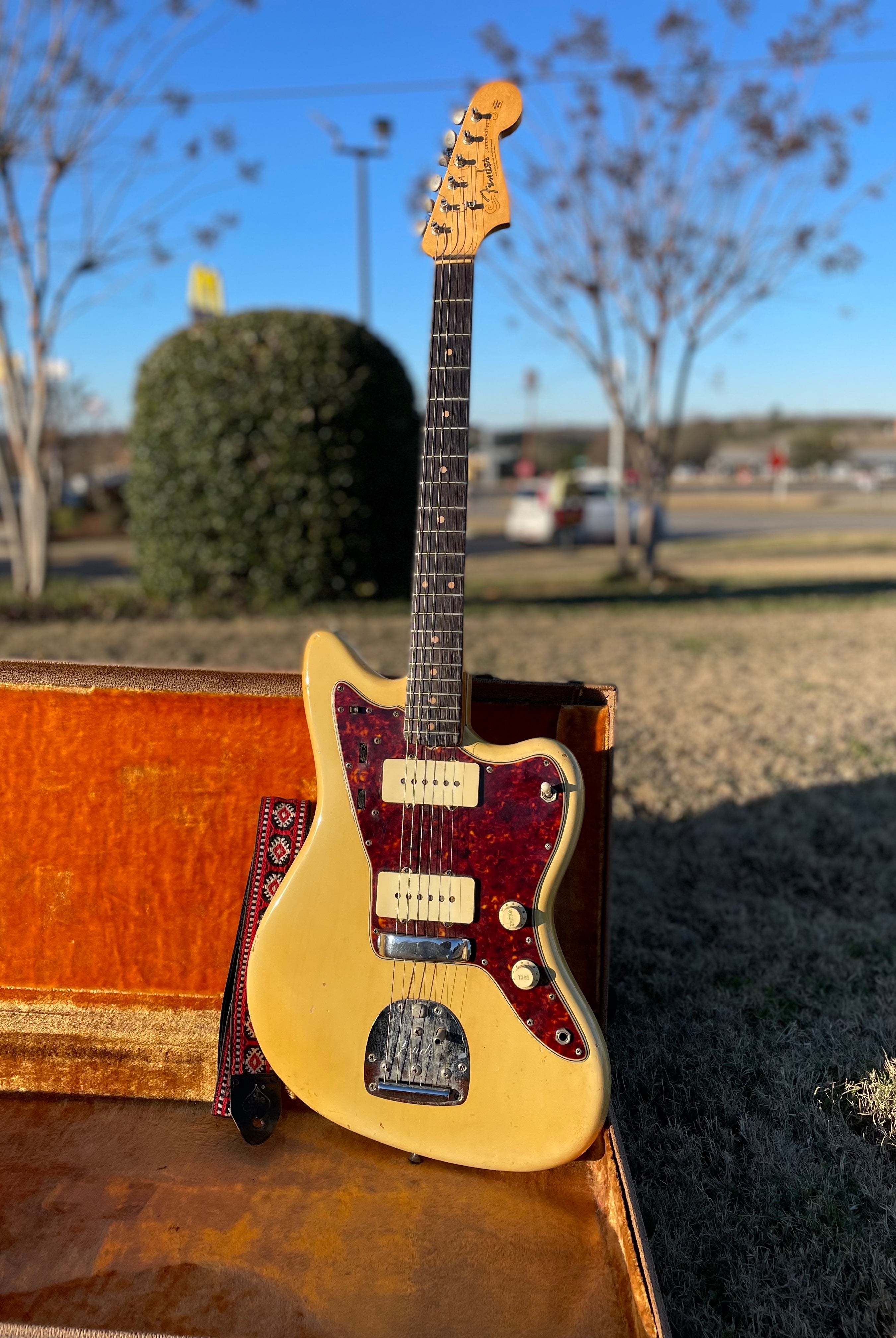 Fender guitar collector buys Fender Jazzmaster 1961 Blond in Alabama