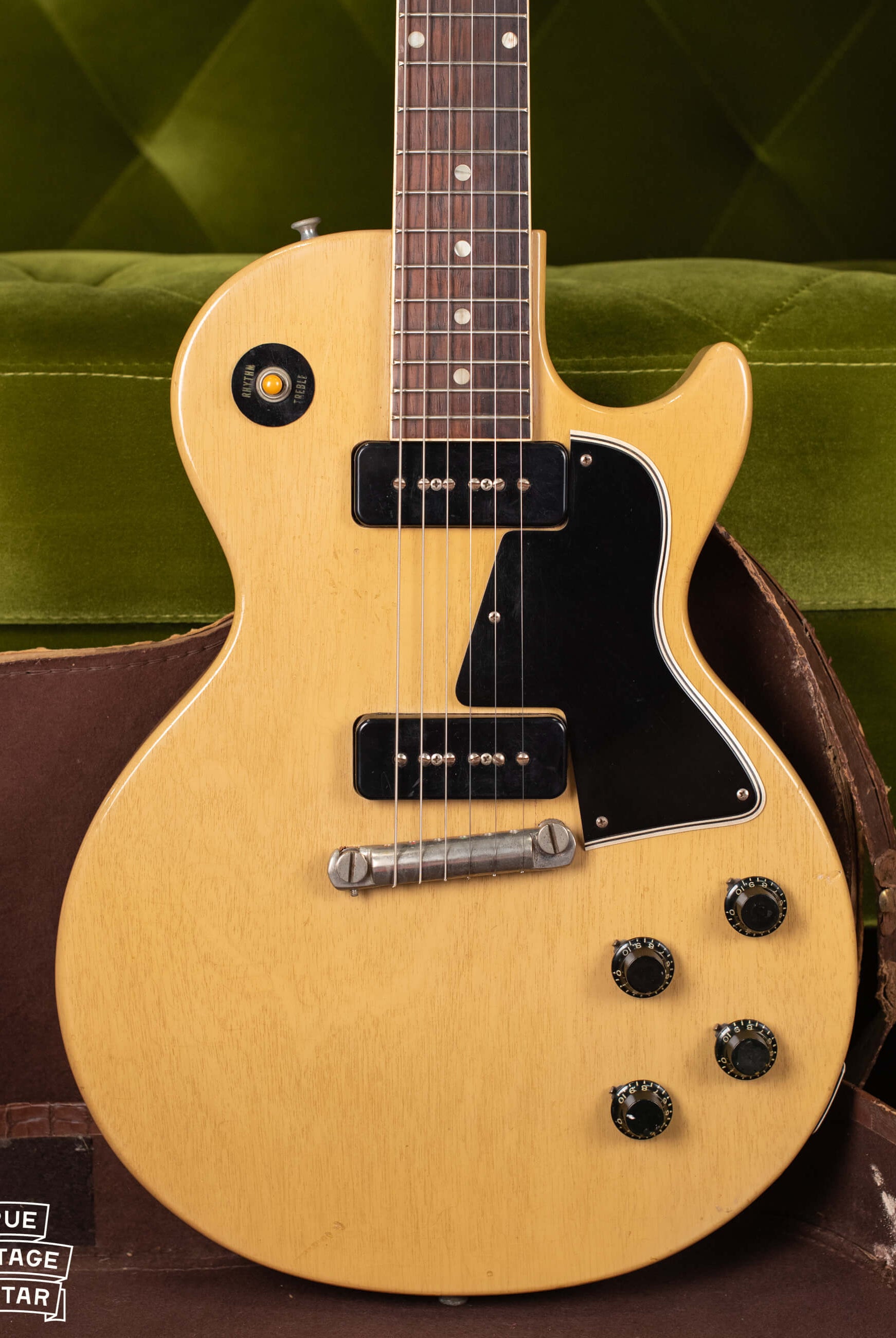 Gibson Les Paul 1956 guitar, yellow, vintage original Les Paul Special guitar with black pickguard and knobs.