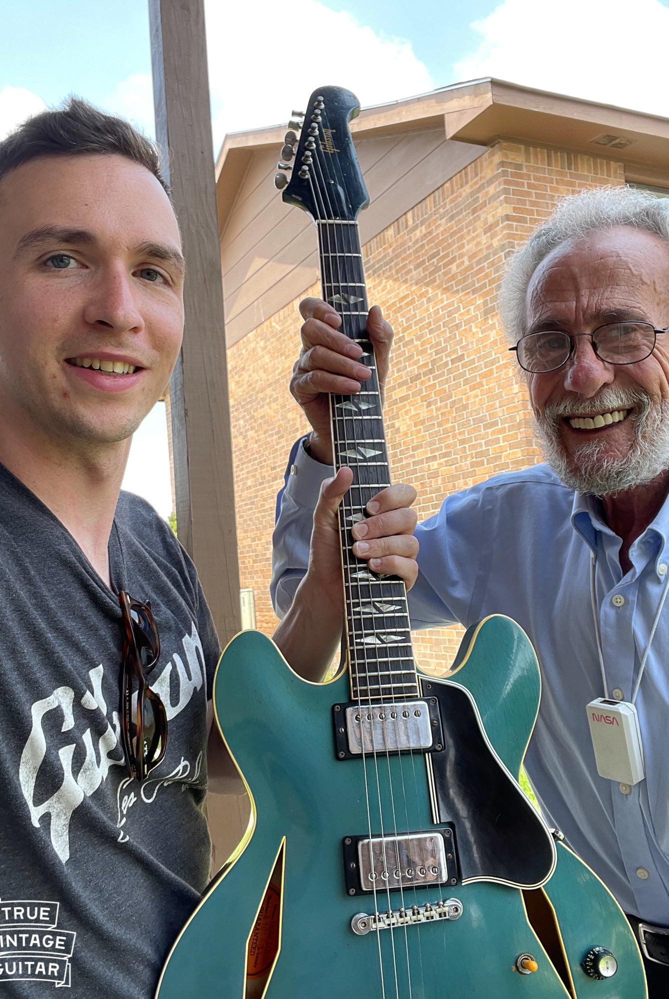 Gibson guitar buyer with 1966 Gibson Trini Lopez Standard Pelham Blue
