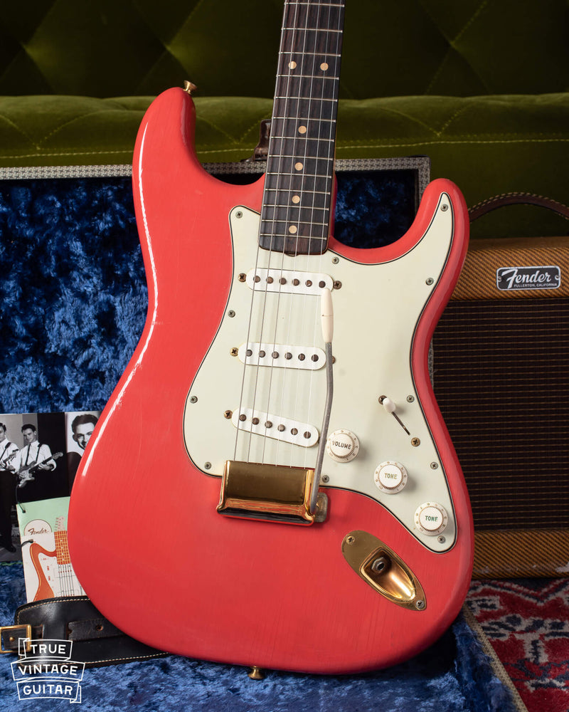 How to date vintage Fender Stratocaster guitar