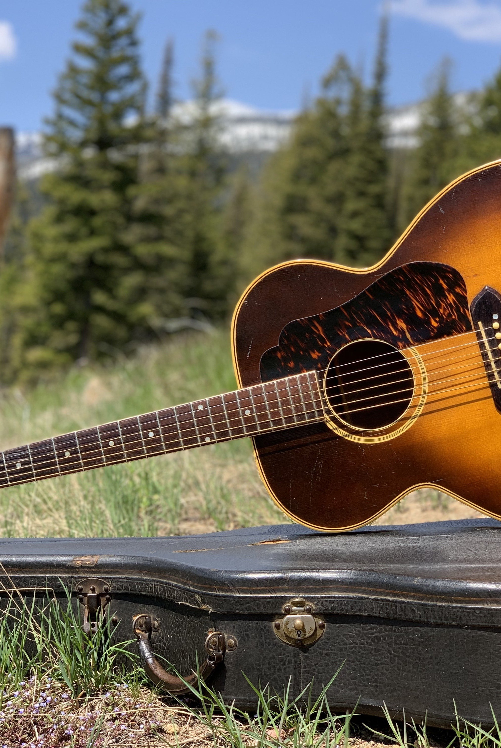 1941 Gibson SJ-100, Gibson Guitar Buyer