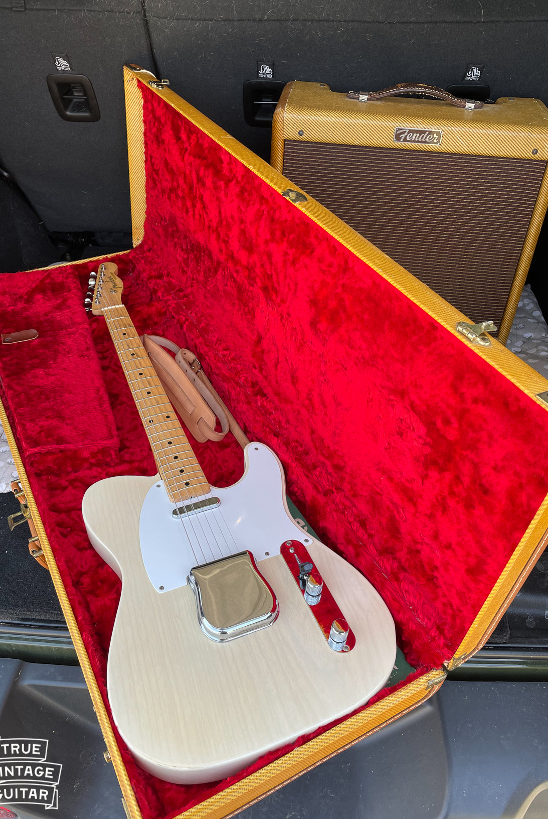 Fender guitar collector buys Fender Telecaster 1957 in Georgia
