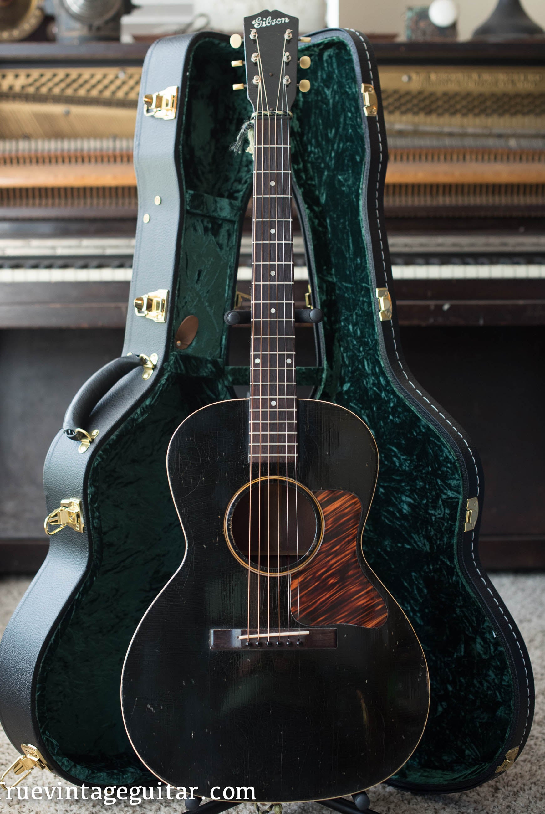 vintage 1937 Gibson L-00 black acoustic guitar