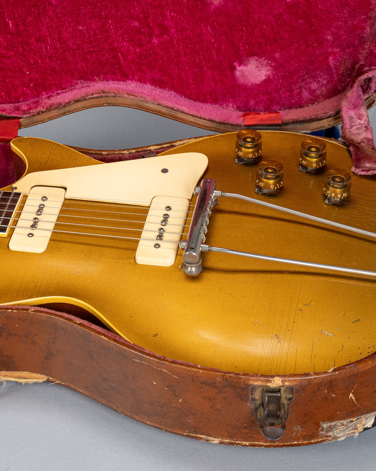 front of 1952 Gibson Les Paul Goldtop guitar body in original case