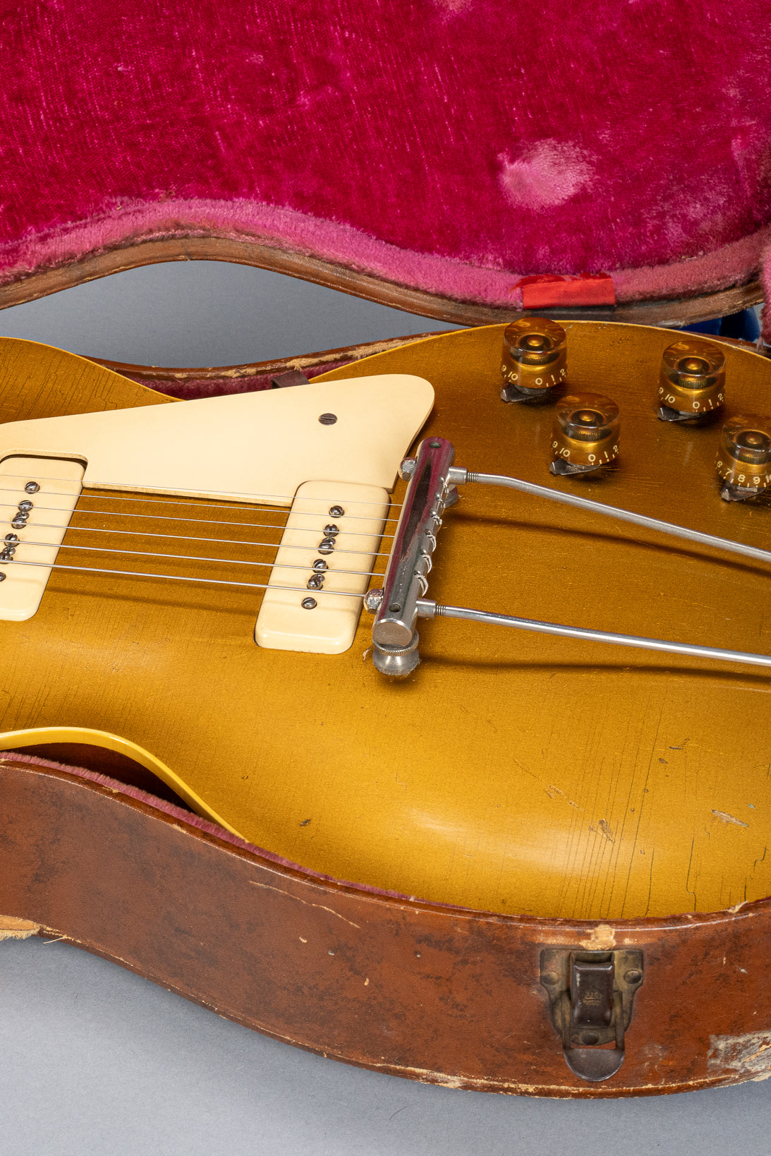 front of 1952 Gibson Les Paul Goldtop guitar body in original case