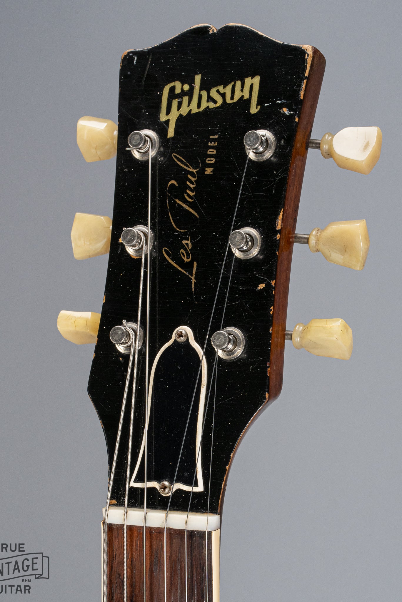 front of 1952 Gibson Les Paul Standard Goldtop guitar neck and headstock gibson logo