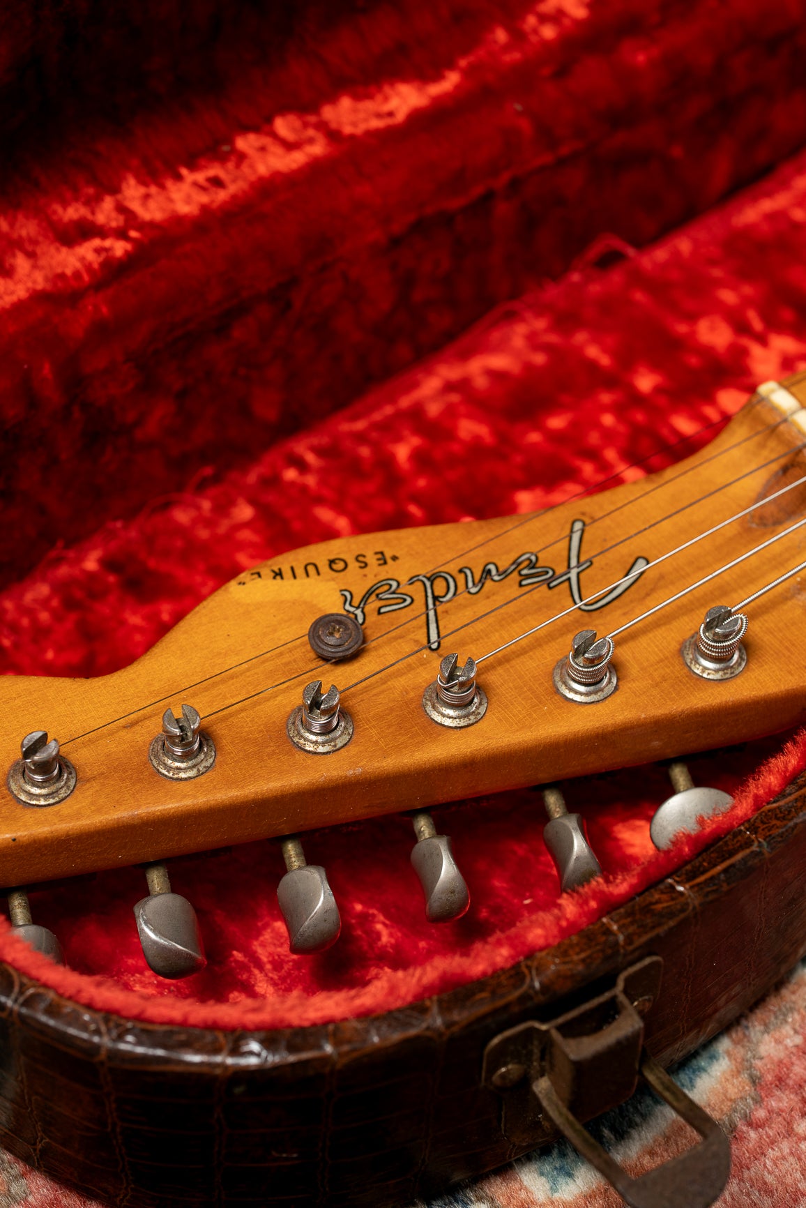 headstock in case