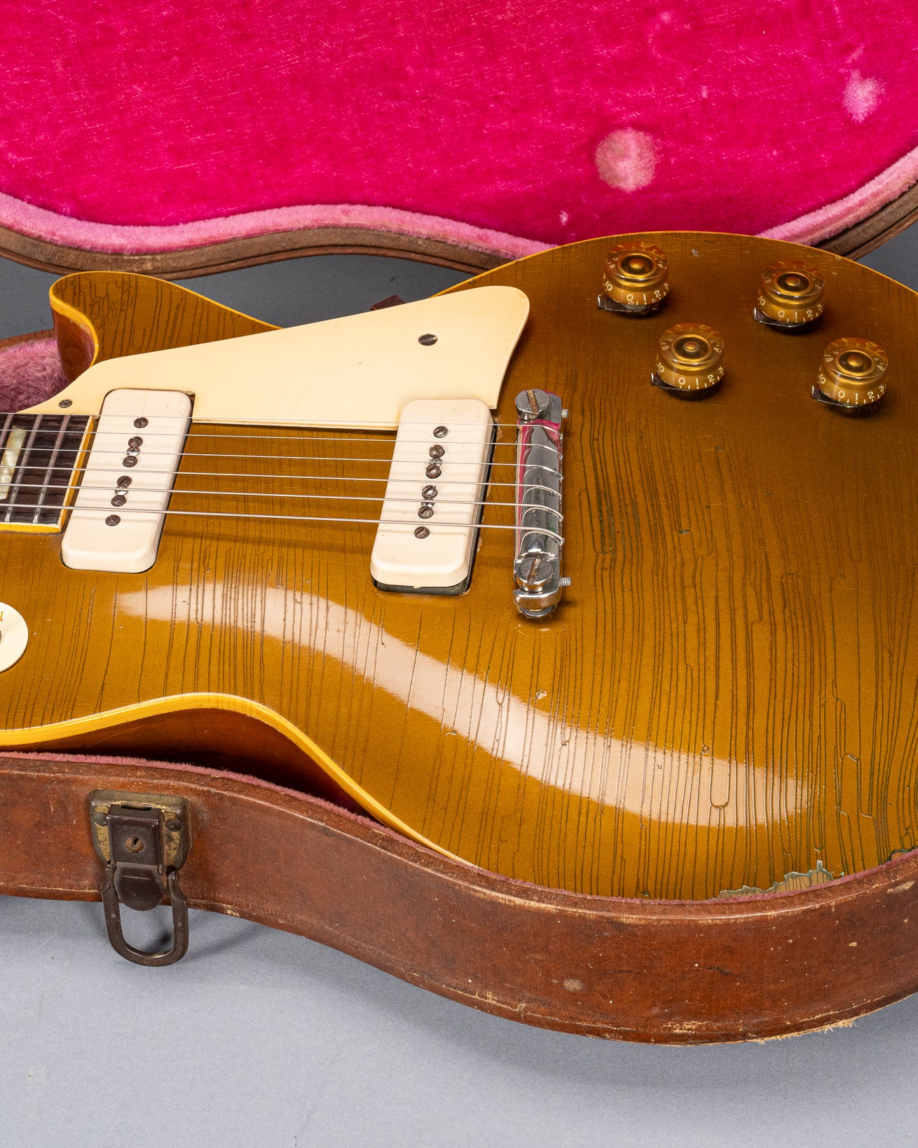 1954 Gibson Les Paul Goldtop guitar body finish checking in original case