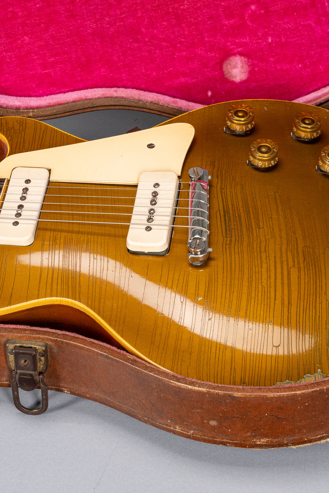 1954 Gibson Les Paul Goldtop guitar body finish checking in original case
