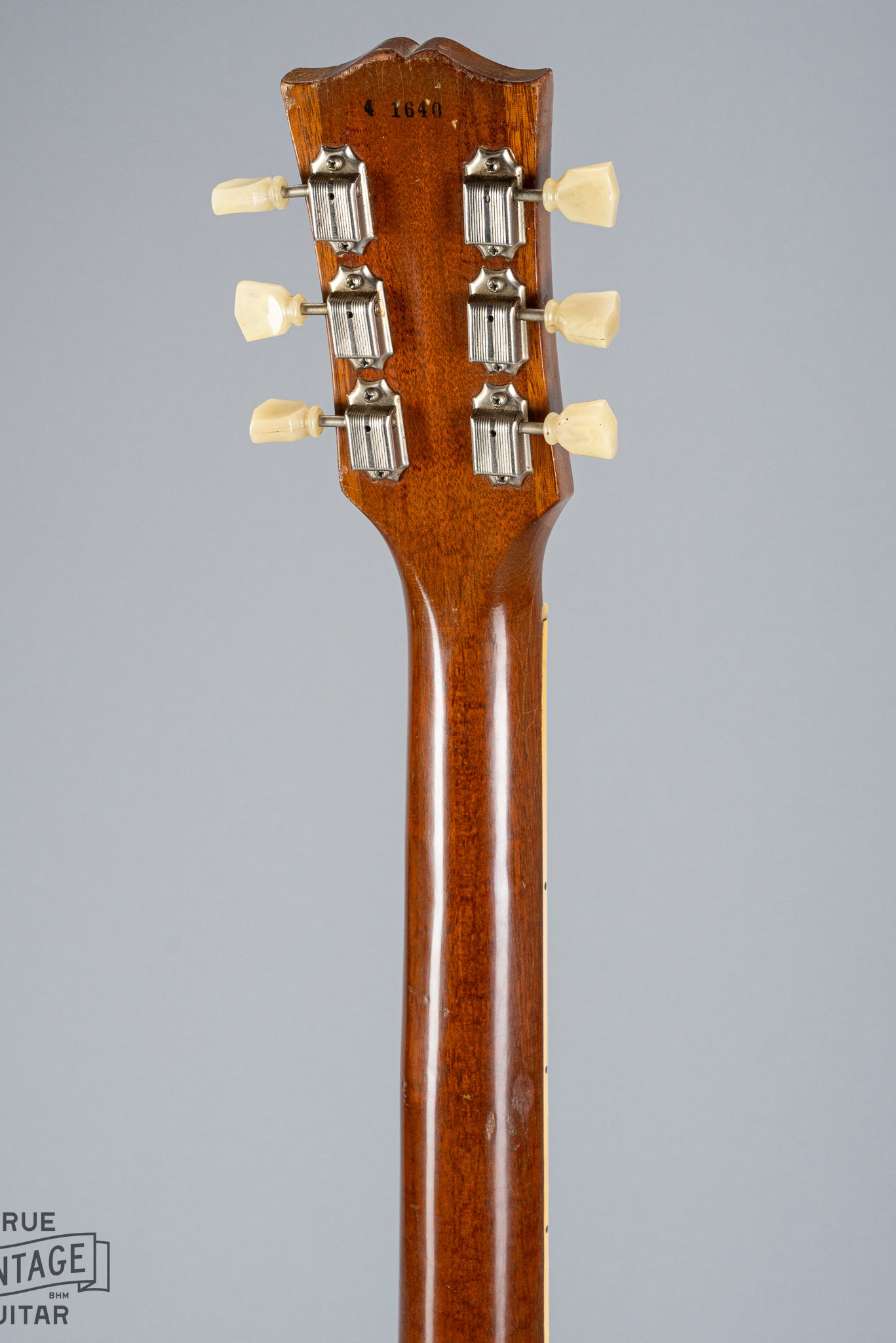 back of 1954 Gibson Les Paul Standard Goldtop guitar neck serial number tuners mahogany gibson