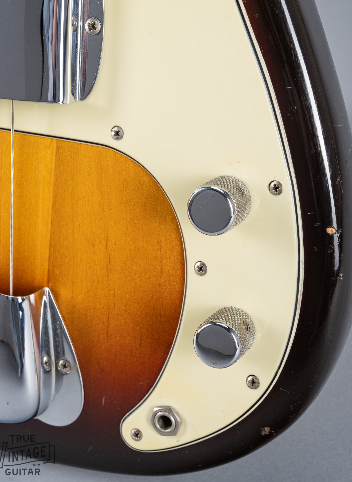 front of 1959 Fender Precision Bass P Bass Sunburst pickguard pickup and bridge chrome cover tone and volume controls Three Layer Nitrate Mint Pick Guard