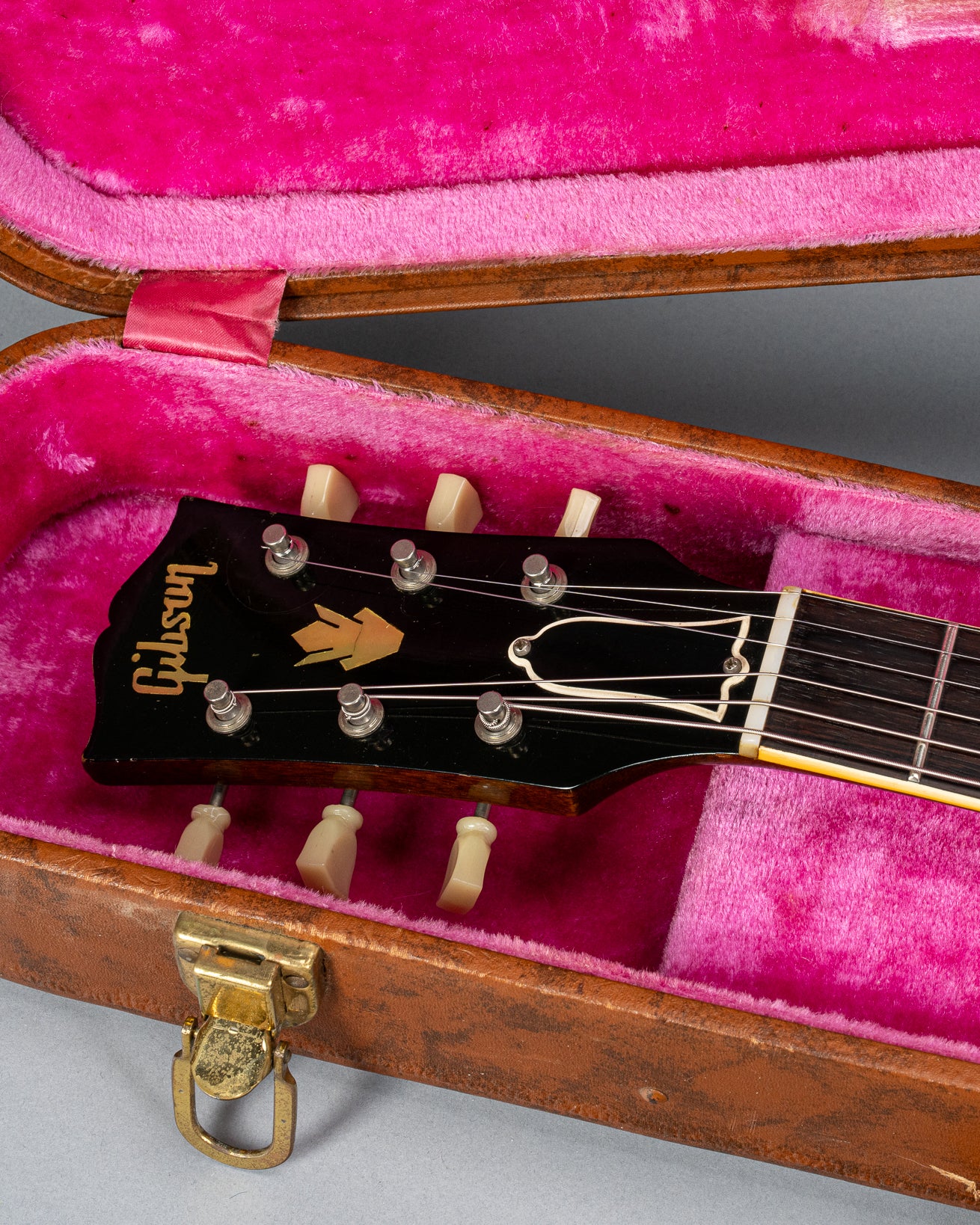 Headstock of 1959 Gibson ES-335 in original case