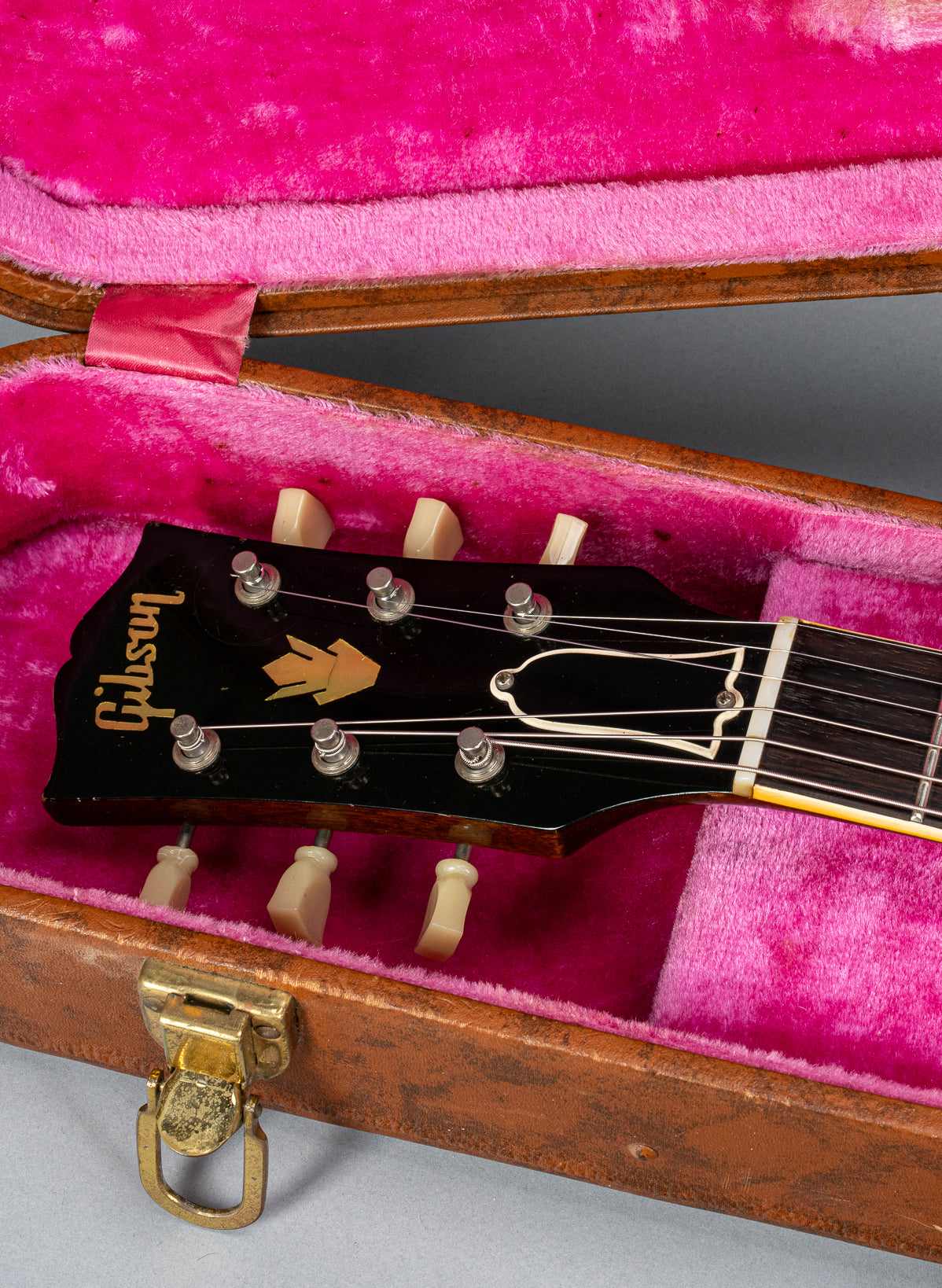 Headstock of 1959 Gibson ES-335 in original case