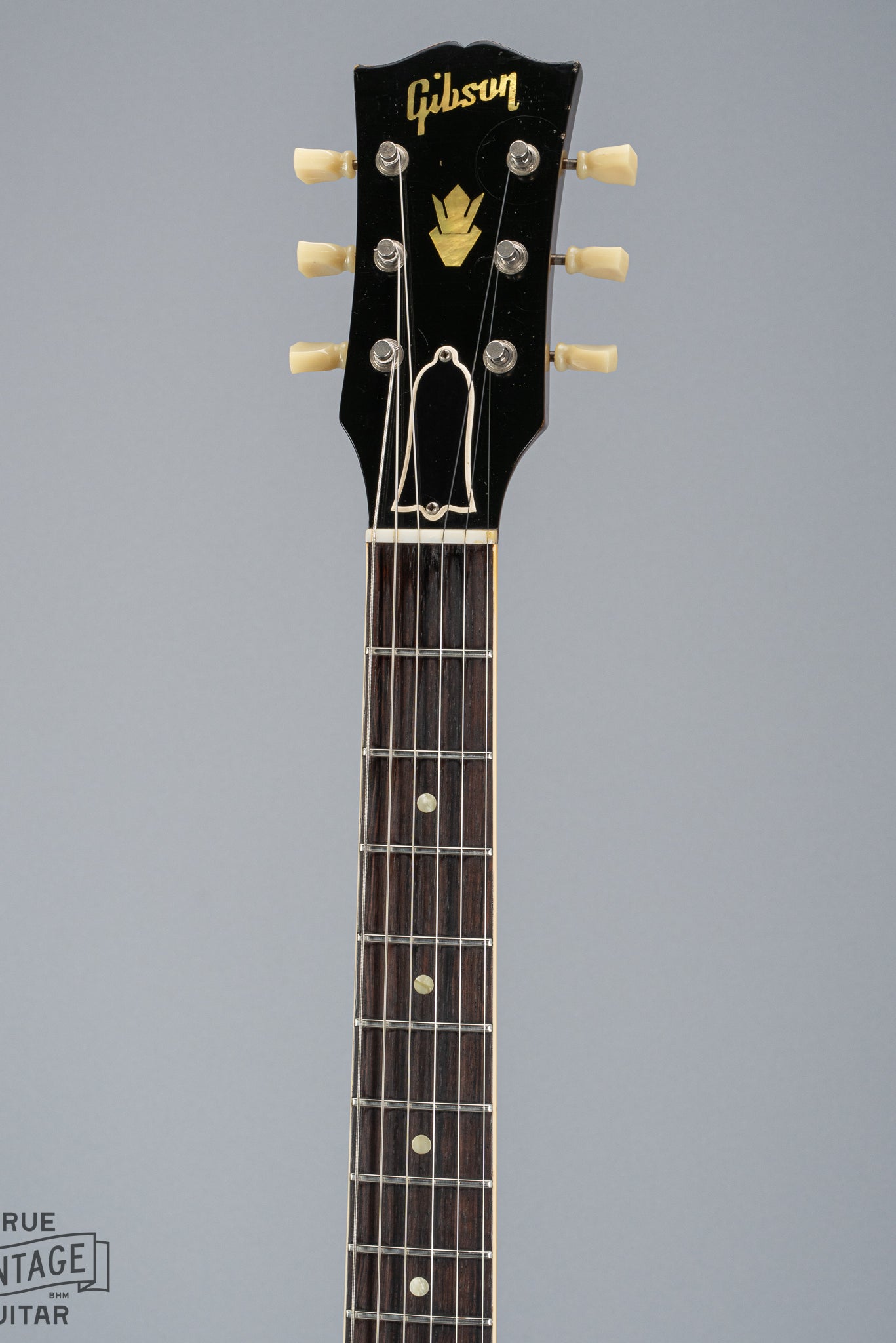 Front of the neck with dot markers of a 1959 Gibson ES-335