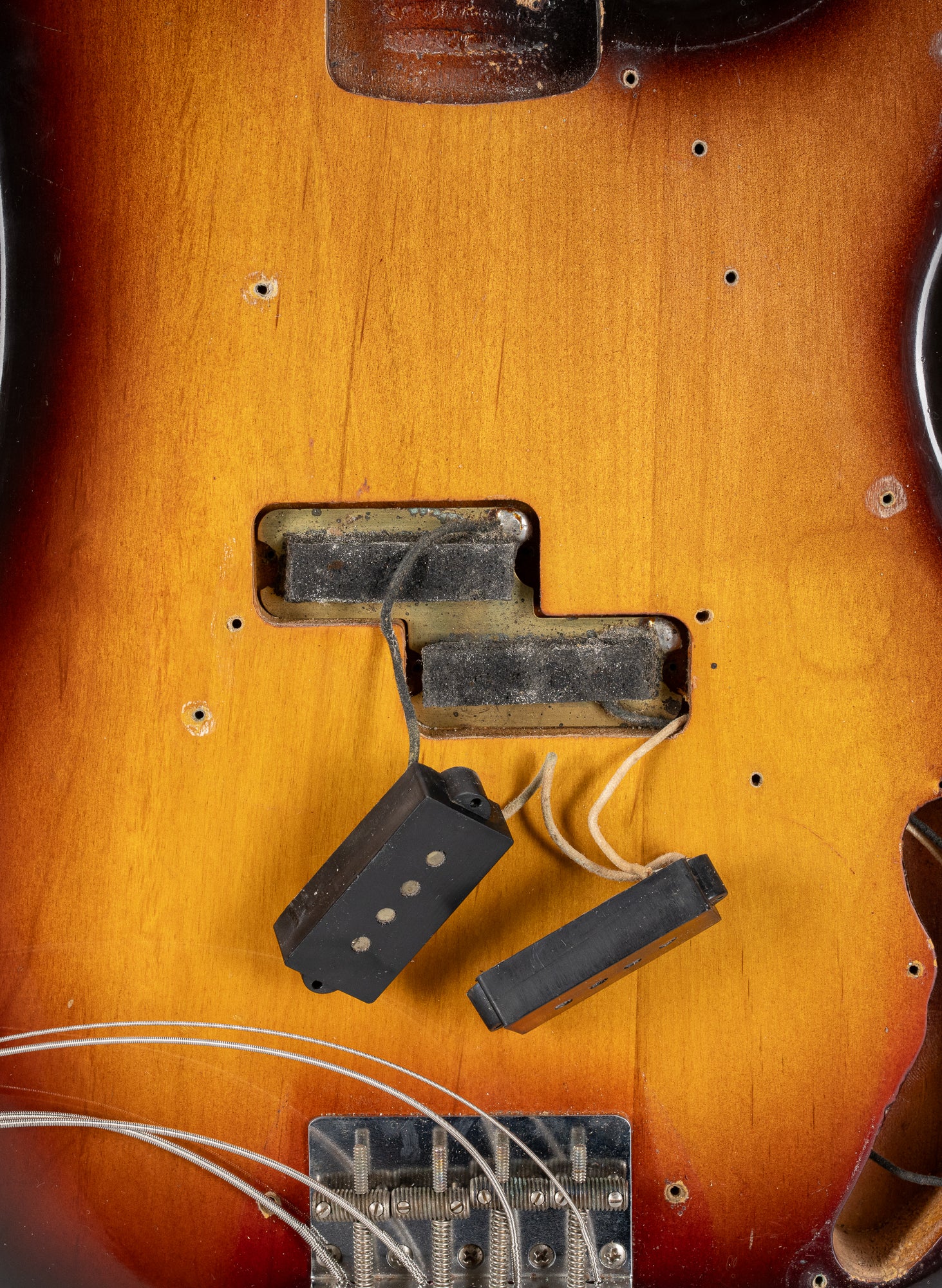 1959 Fender Precision Bass Sunburst Screw holes plating with foam pickups