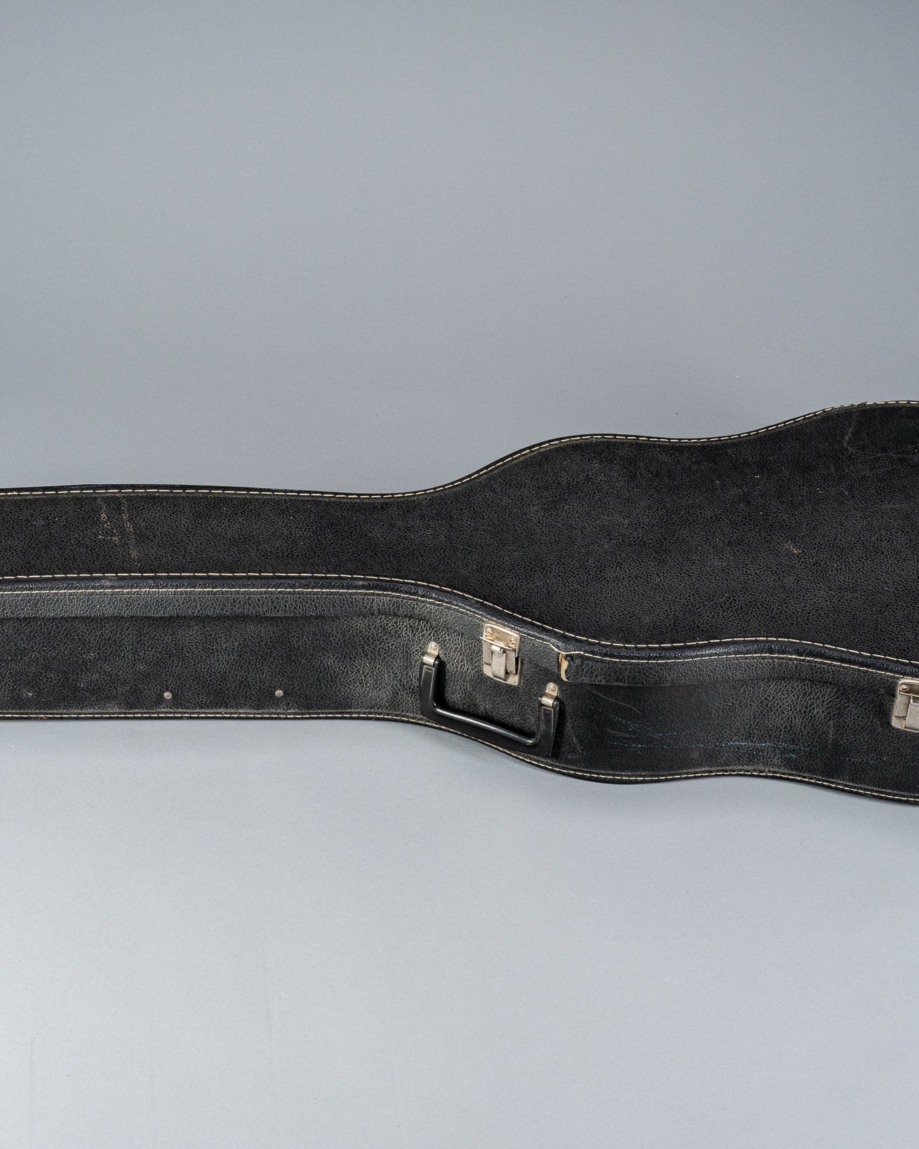 1960 Fender Musicmaster desert sand guitar hardshell case
