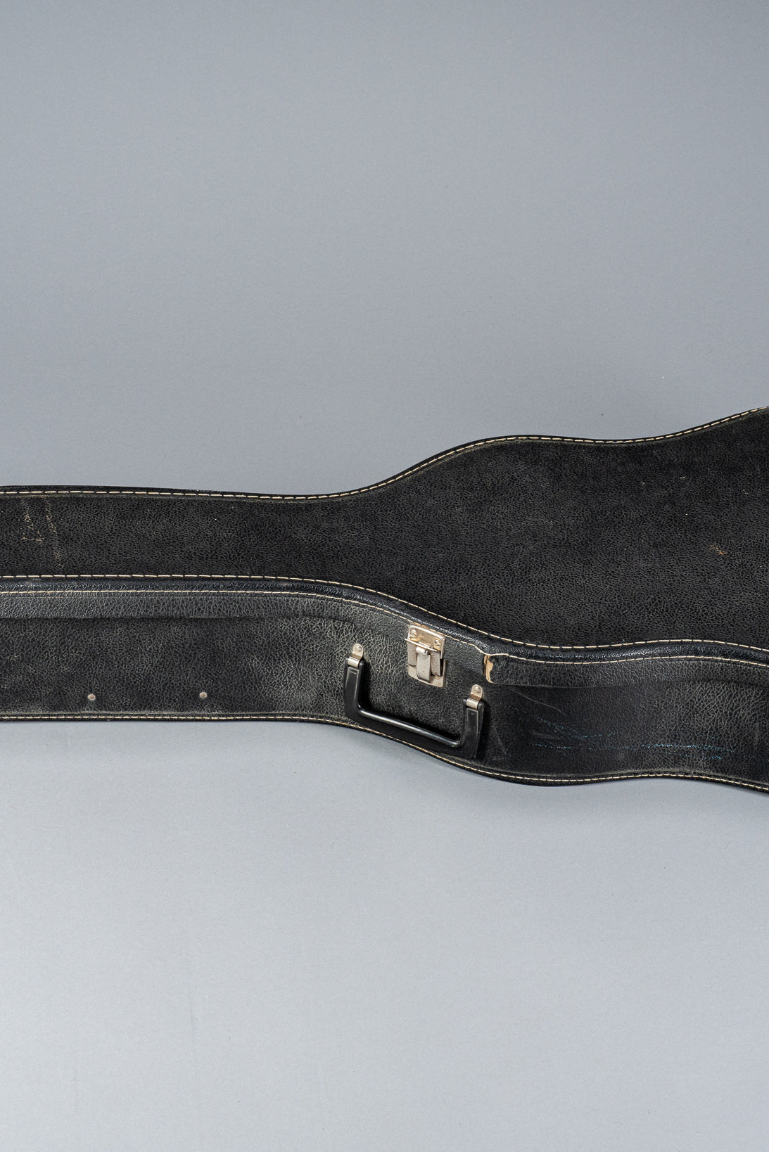 1960 Fender Musicmaster desert sand guitar hardshell case