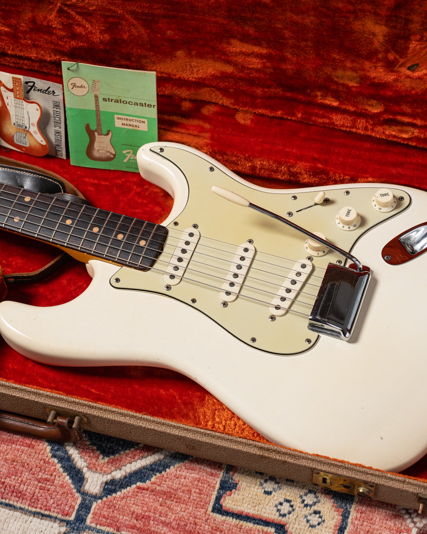 1962 Stratocaster guitar white in original case with hang tags