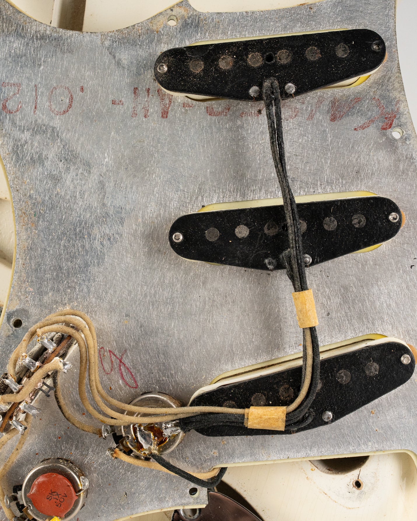 Black bobbin Stratocaster pickups