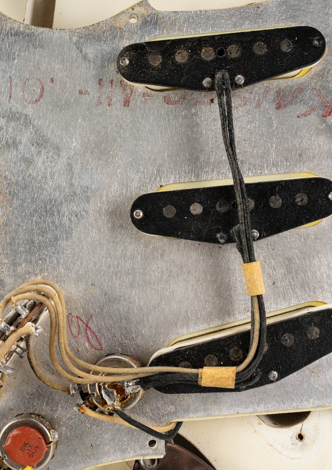 Black bobbin Stratocaster pickups