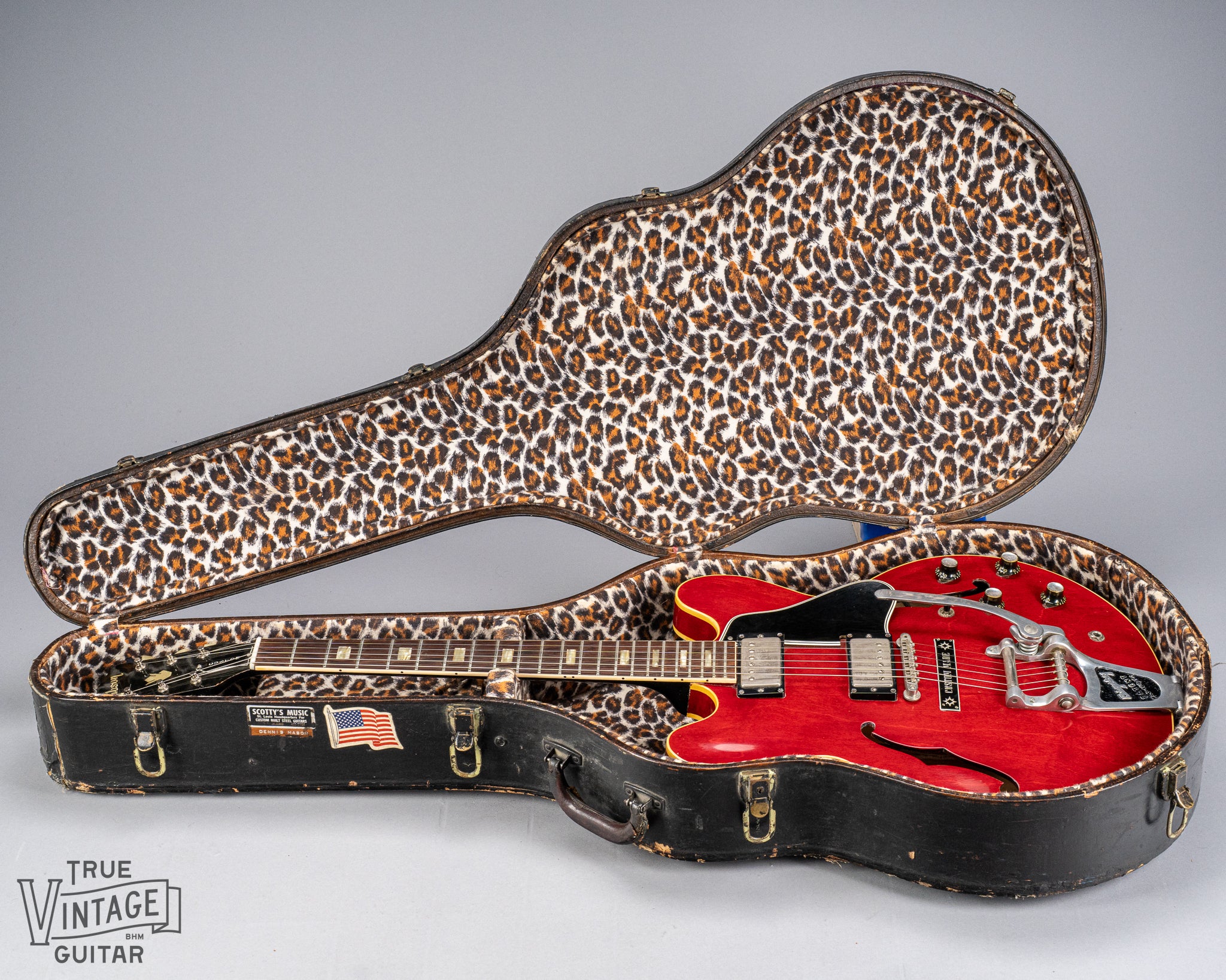 Gibson 1963 ES-335 Cherry red guitar Bigsby in cheetah print case