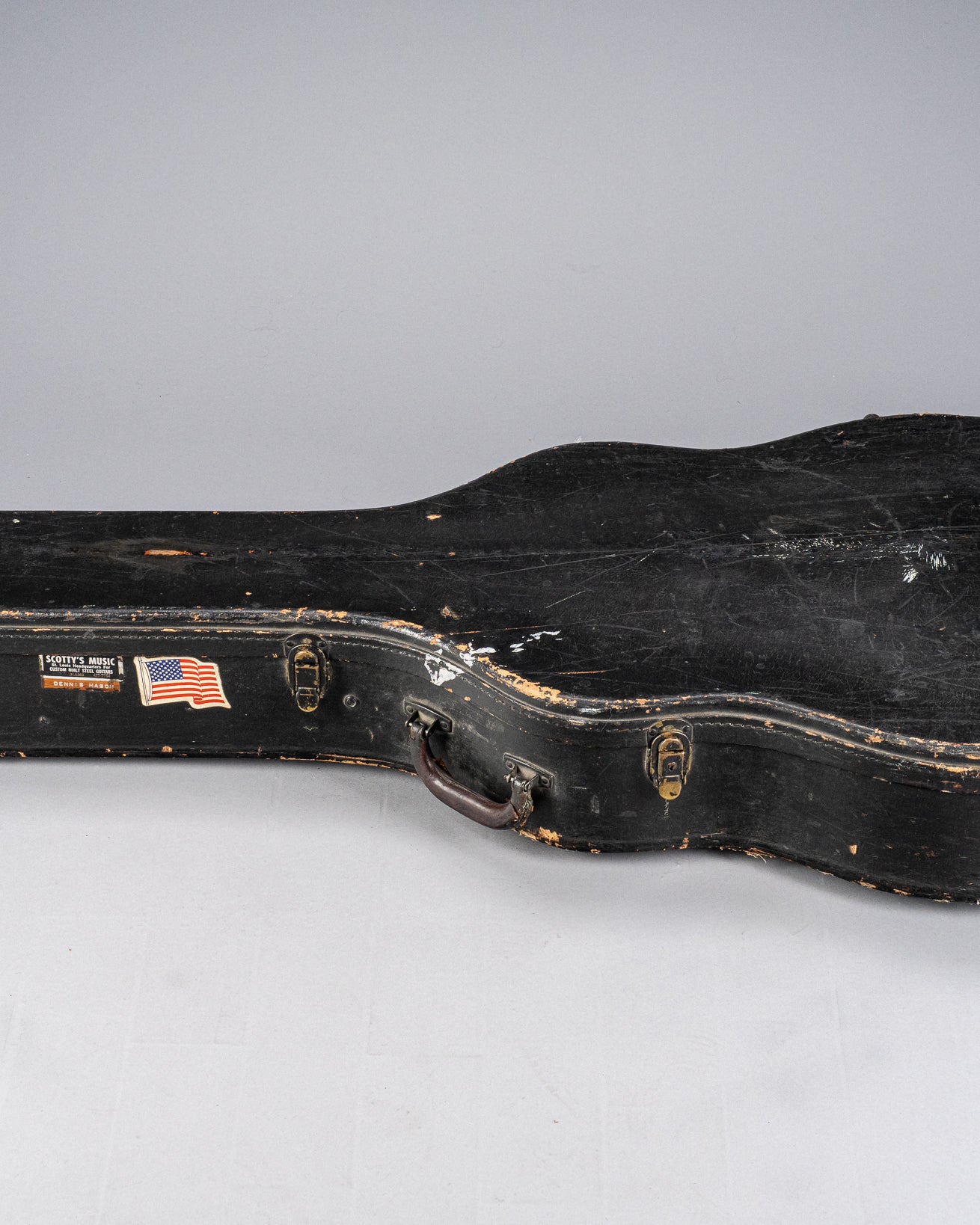 Gibson 1963 ES-335 Cherry red guitar hardshell case