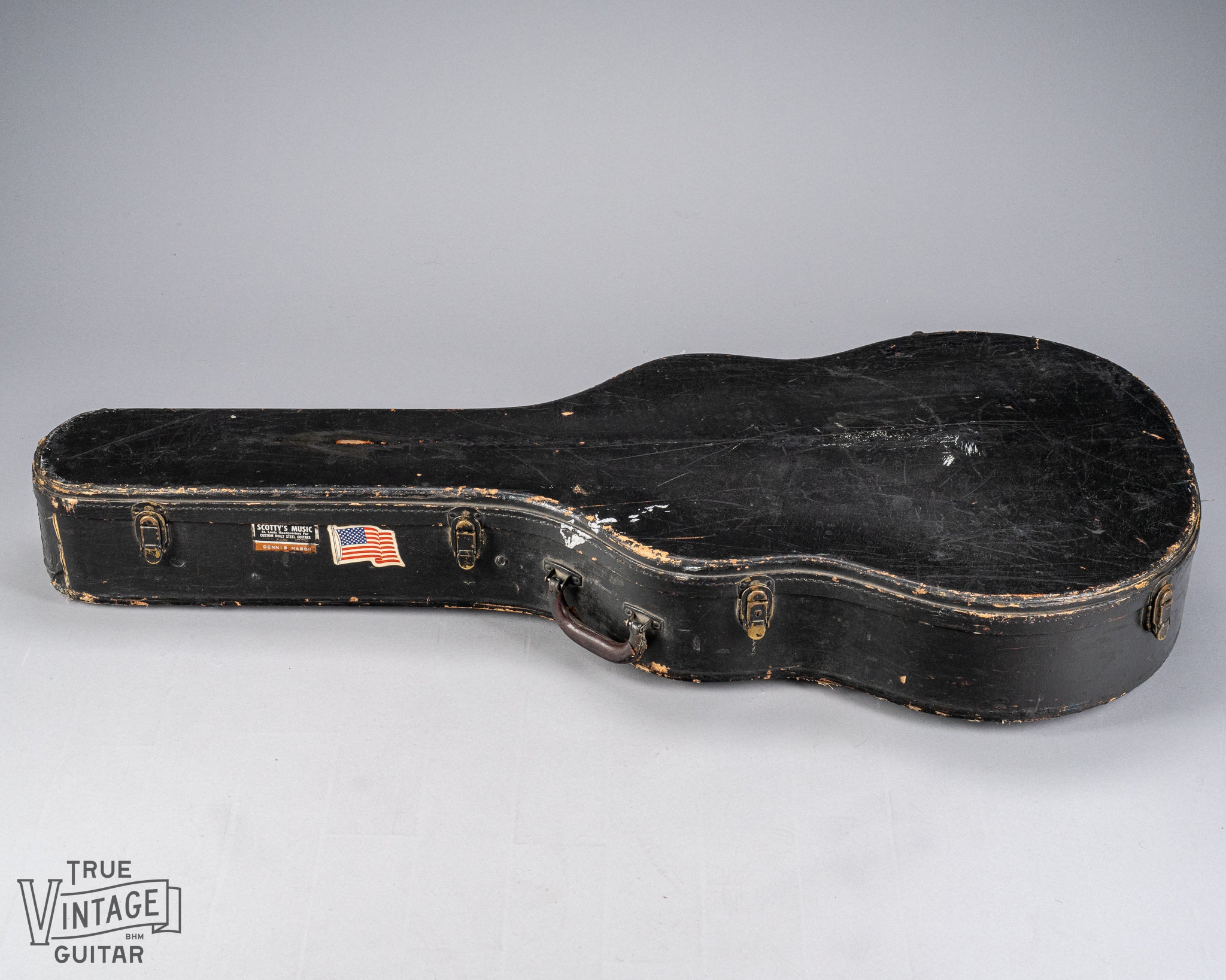 Gibson 1963 ES-335 Cherry red guitar hardshell case