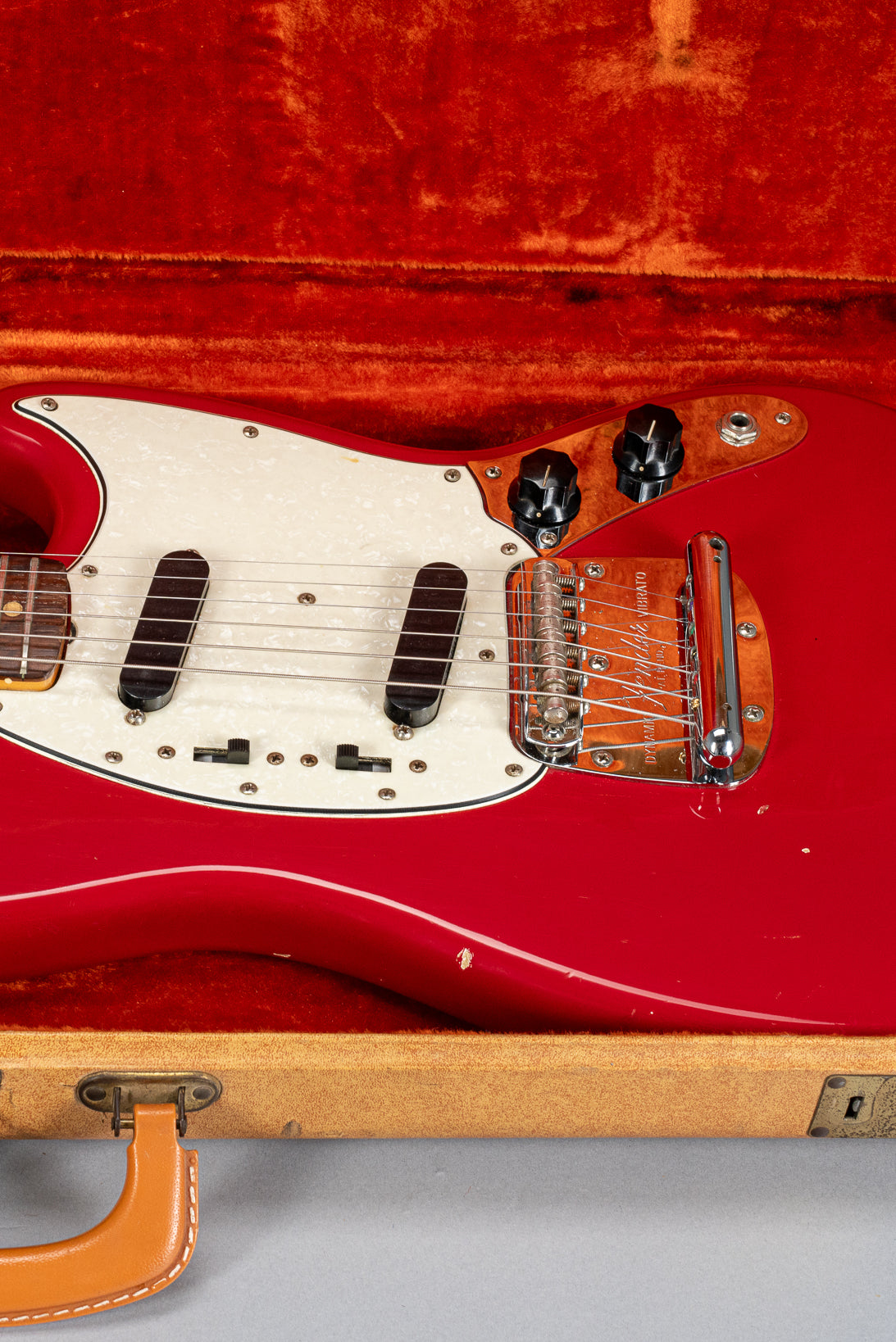 1965 Fender Mustang Red guitar body original case
